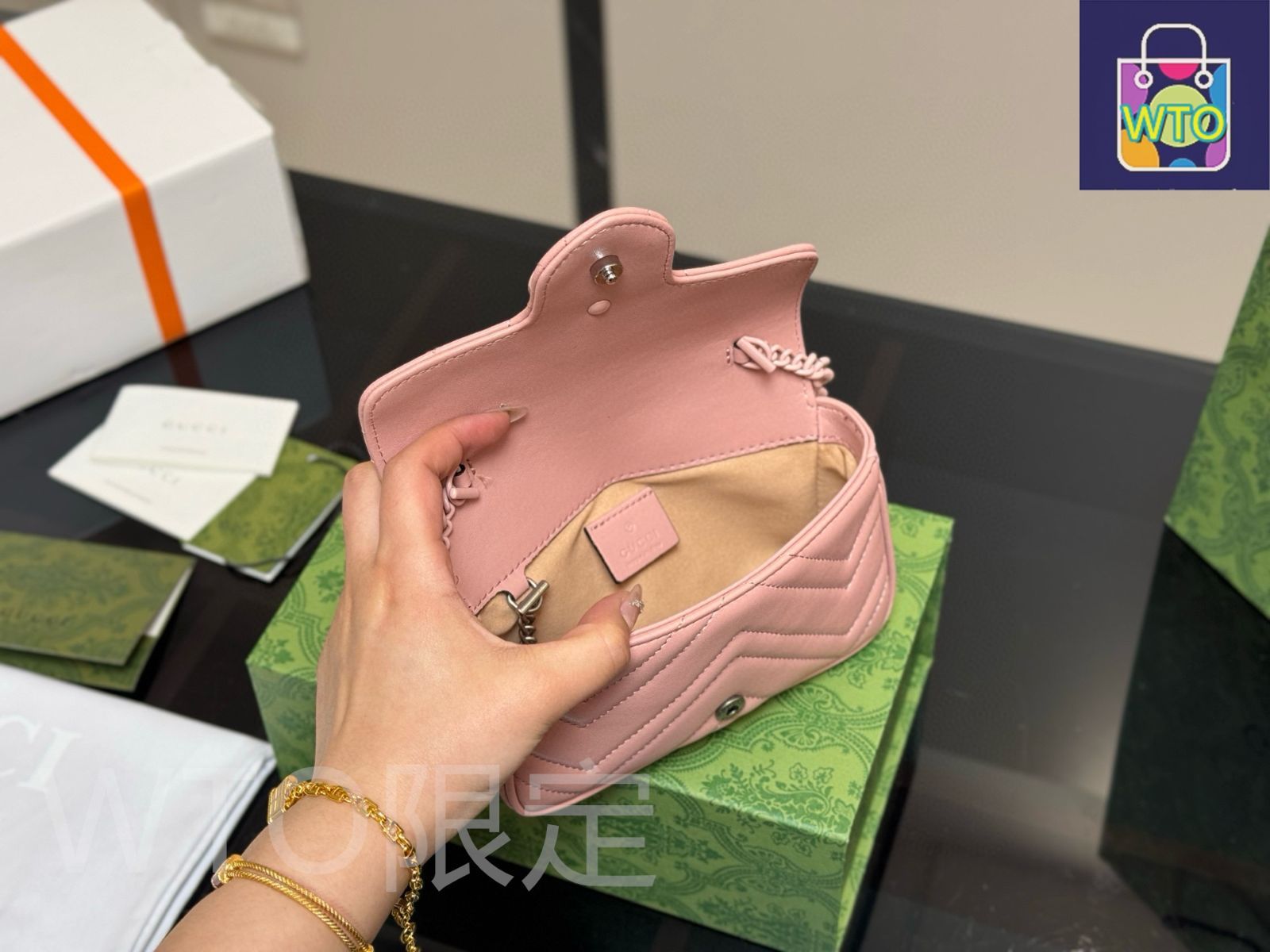 今日特価】Gucci グッチ GG マーモント シリーズ 羊革のマカロン