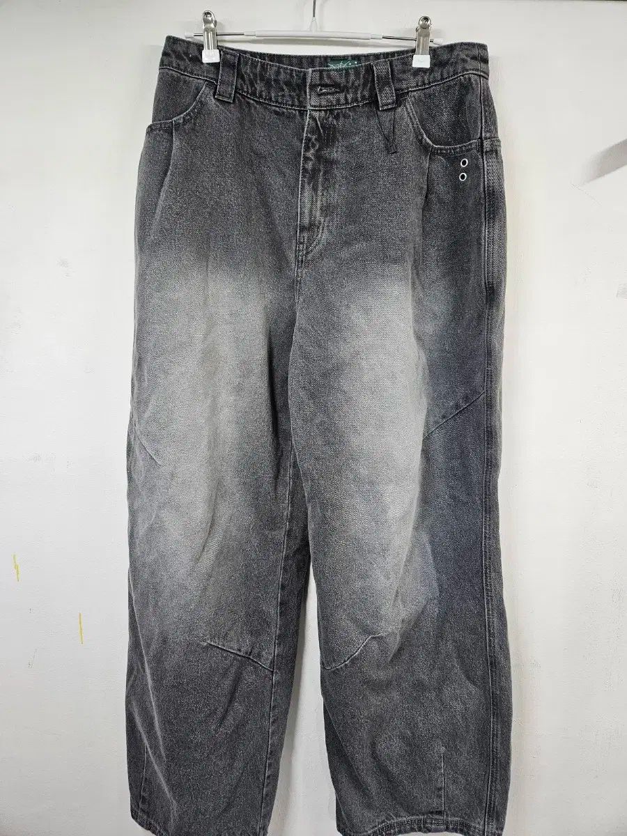 ザ・コールド・モーメント パンツ