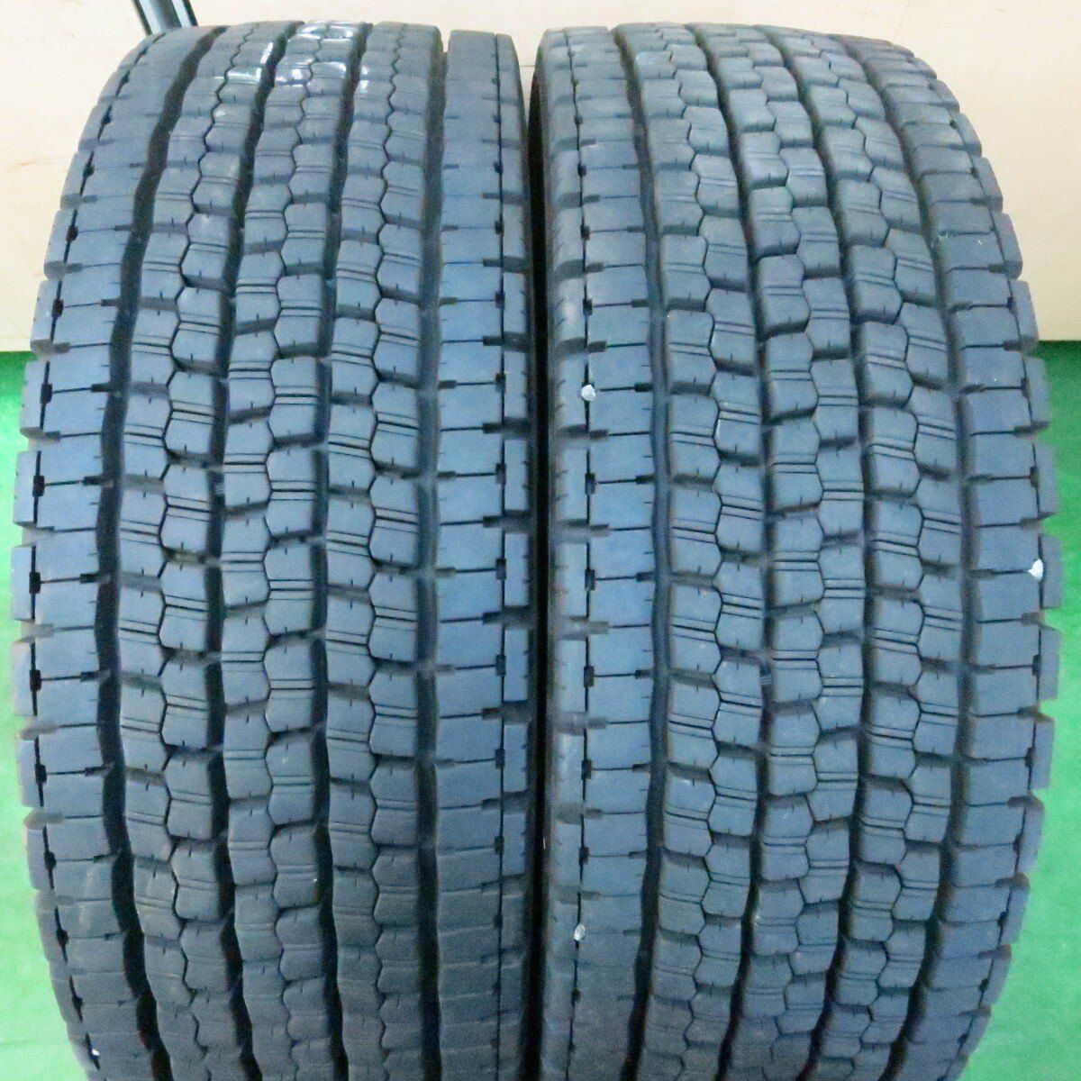 バリ溝 23年 9.5分 トラック タイヤ 245|70R19.5 136|134J スタッドレス ブリヂストン W999 19.5インチ 4050412ナス
