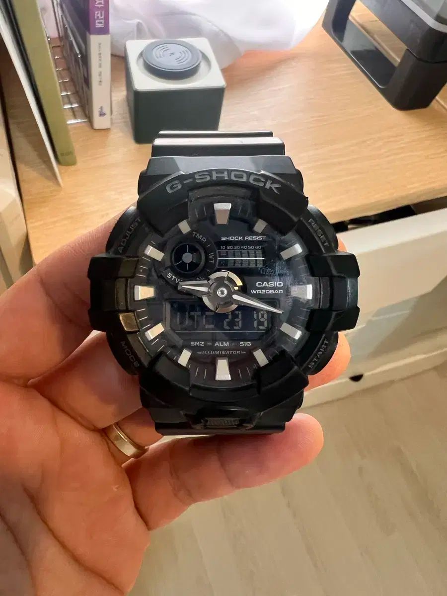 G-SHOCK ジーショック GA ー 700 ブラックホワイト アラカルトポプニア