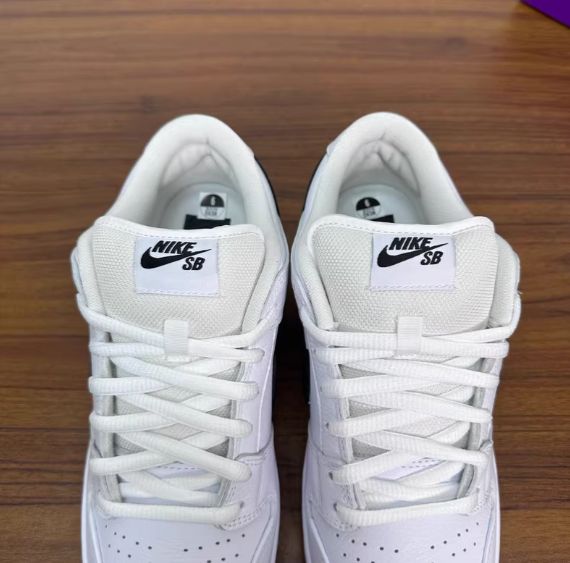 SB Dunk Low Pro ホワイトガム ※箱ありタグはなし - メルカリ