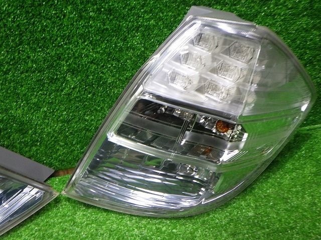 フィット ハイブリッド テール左右 GP1 前期 P9883 ホンダ LED玉切れ無し 250926047