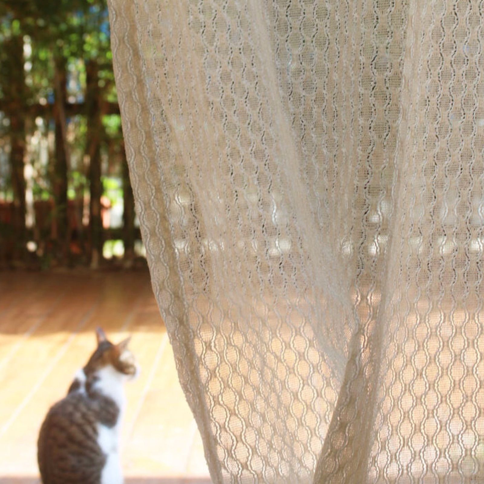 北欧・ナチュラルカーテン　幾何学模様編みレースカーテン　ブラウン　リネン風