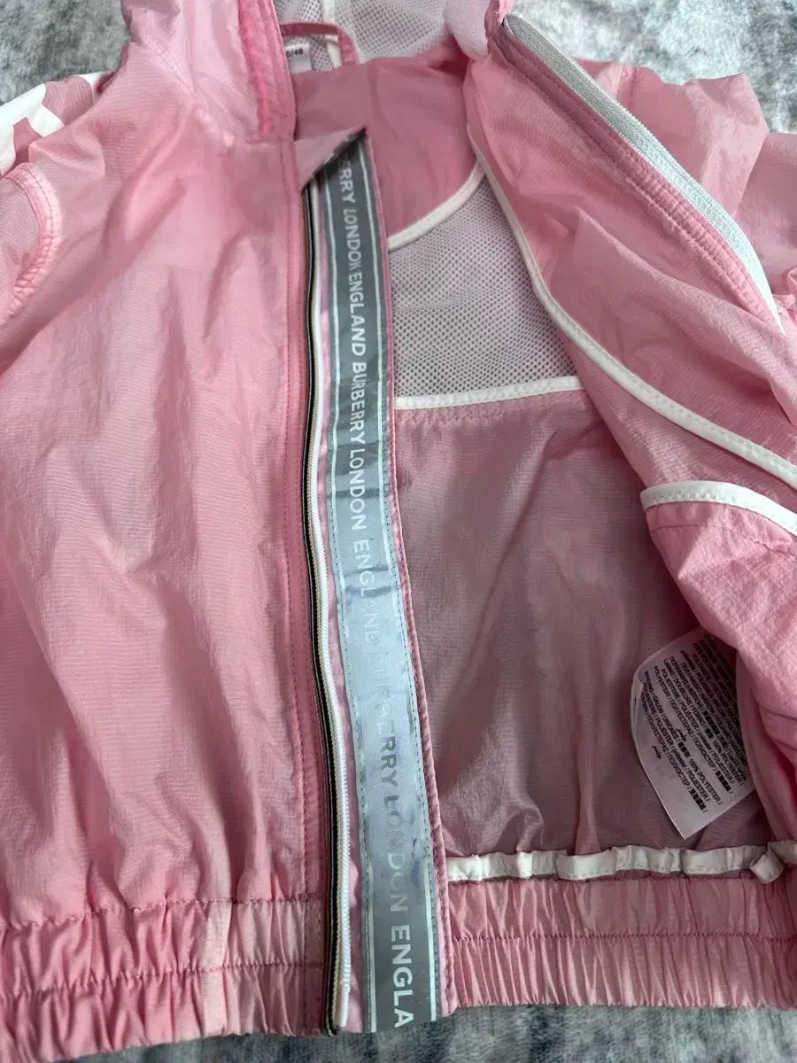 BURBERRY(バーバリー 本物 ) 女児 ピンク ウィンドブレーカー 18M 楽天