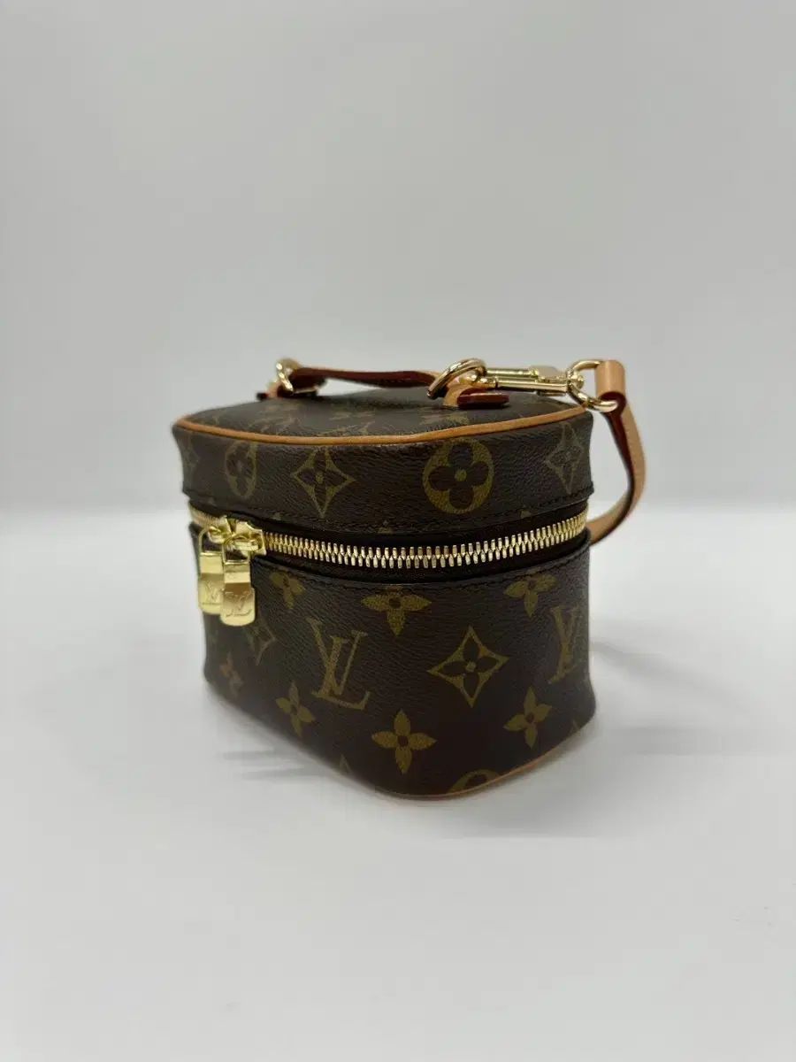 LOUIS VUITTON タンブール ナノモノグラムキャンバスストラップ LOUIS