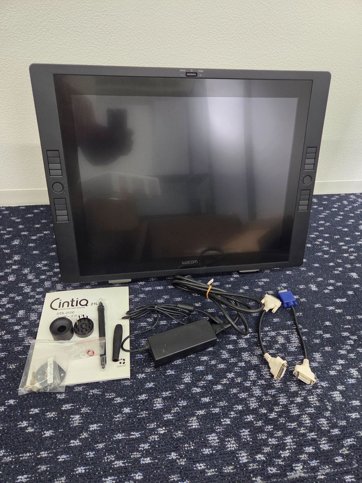 ワコム 通電のみ 未チェック Wacom Cintiq 21UX DTK-2100 K0 液晶ペンタブレット スタンド ペン付属