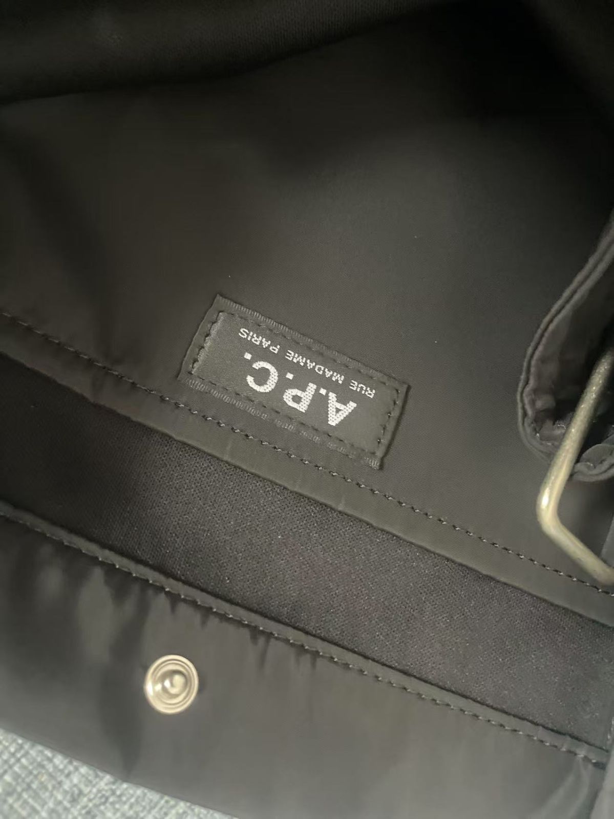 A.P.C. ジャーナルロゴ スモールショルダーバッグ - メルカリ
