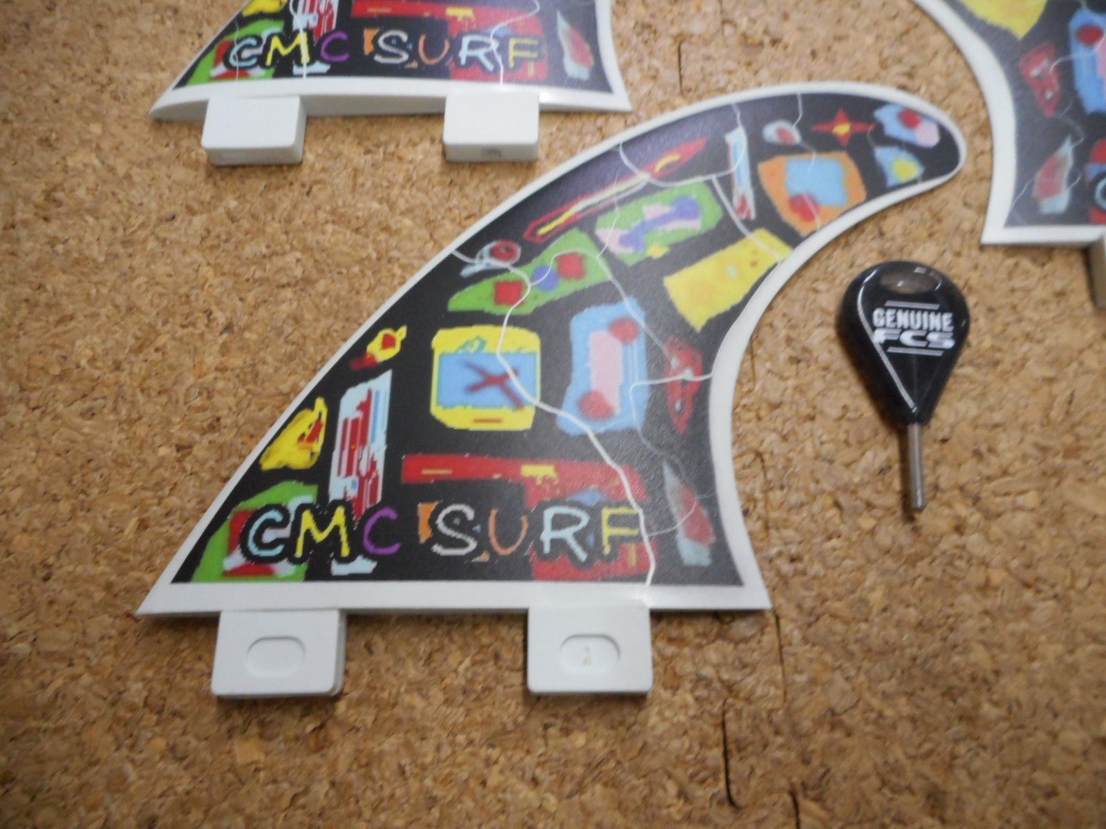 CMC SURF オリジナルプリント　FCS M-5 TRI FIN SET　白 FCS_GLASSFLEX_ALLSIZES_450x450