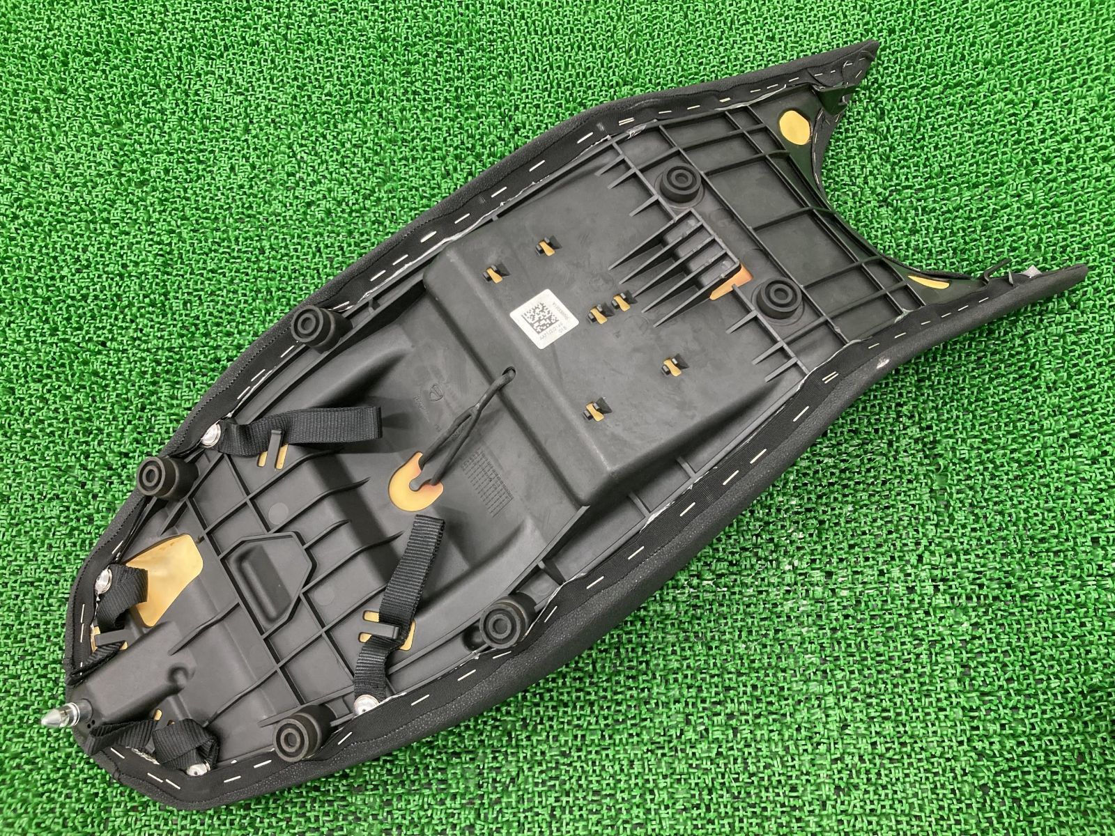 ハイパーモタード821 シート 596 1 074 1B ドゥカティ 純正 中古 バイク 部品 59610741B ハイパーストラーダ 939 ローシート 車検 Genuine - メルカリ