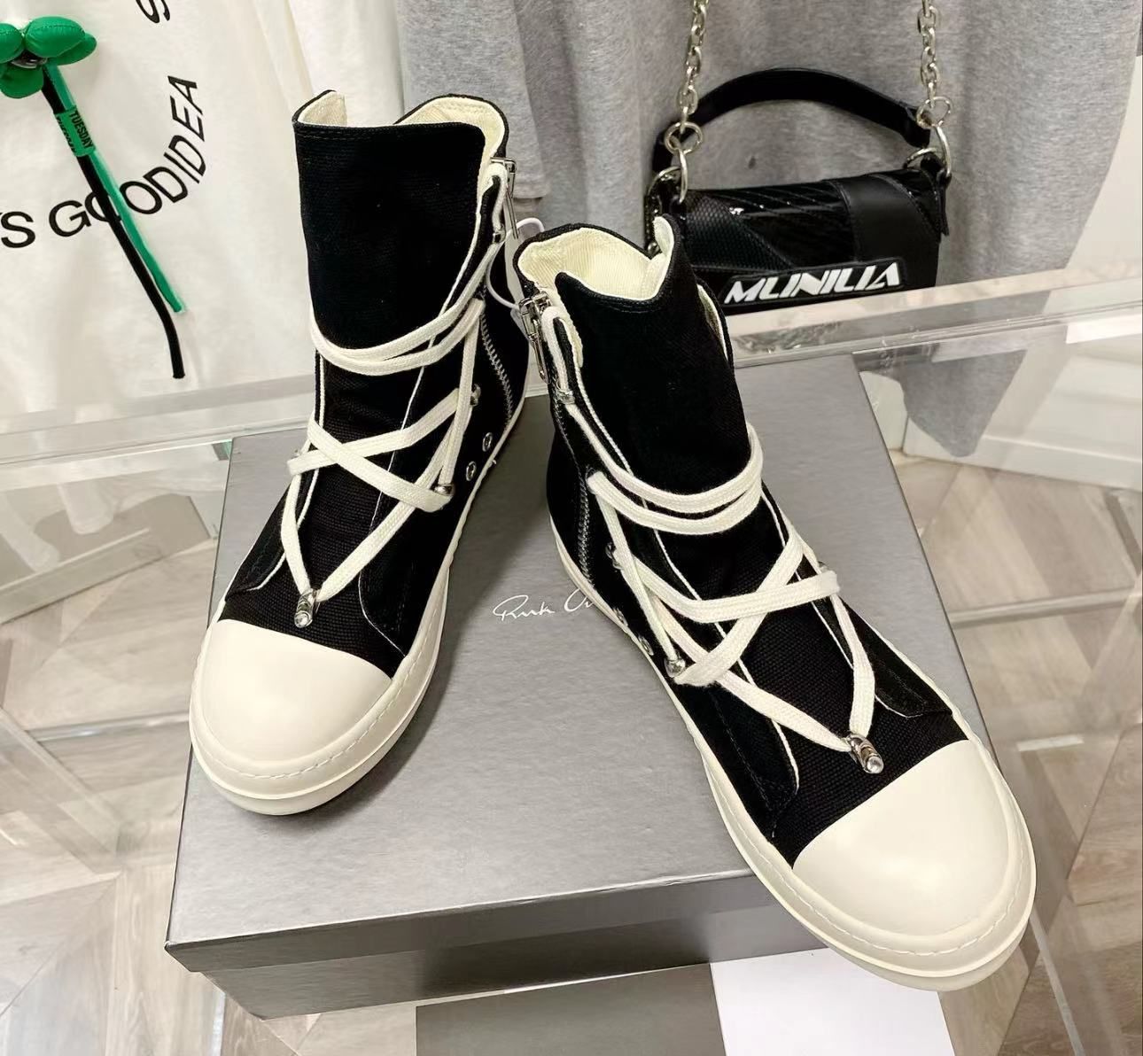 RICK OWENS ブラック ハイカットスニーカー