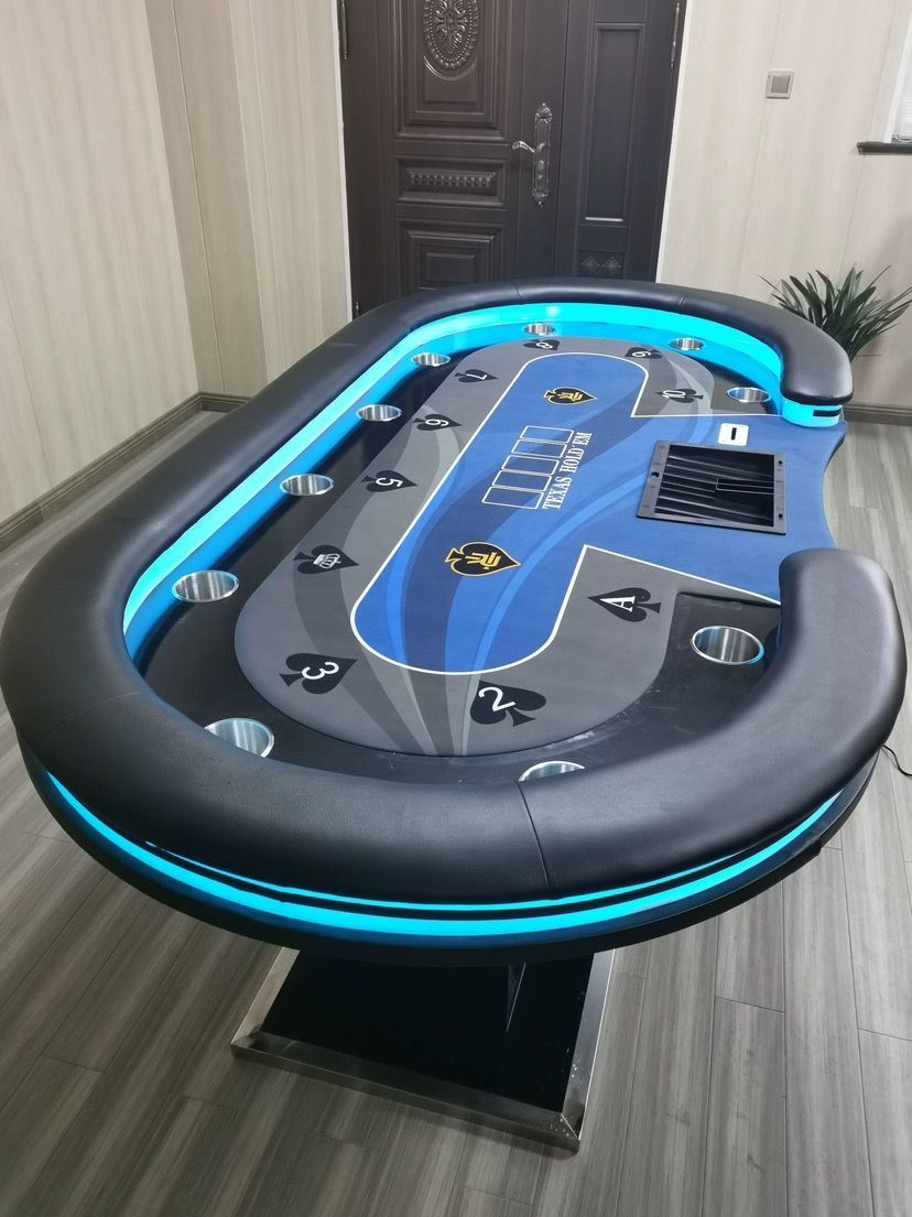 ポーカーテーブル