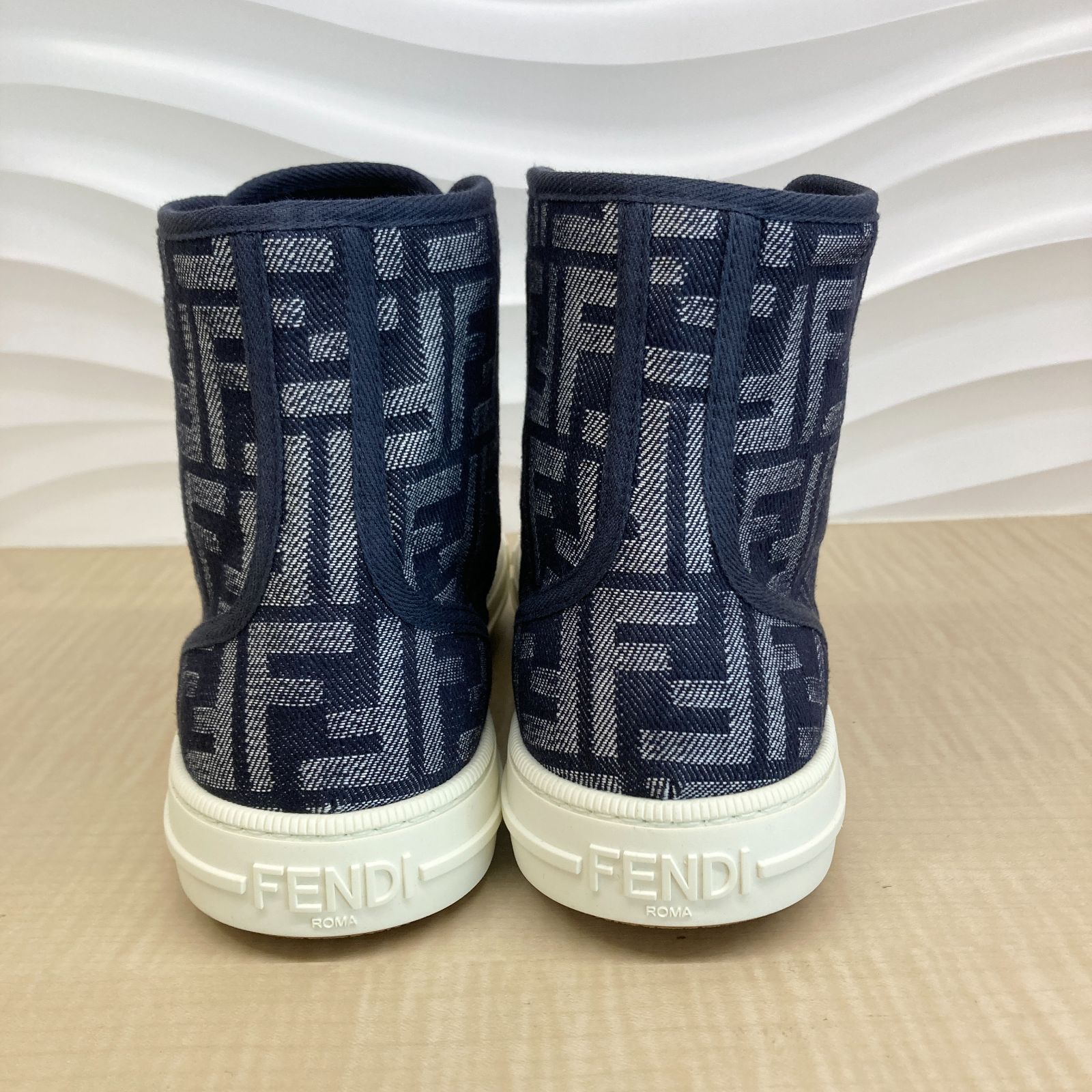新品未使用！送料込み★FENDI★ドミノ スニーカー フェンディ(FENDI)フェンディ FENDI × MARC JACOBS ドミノ スニーカー