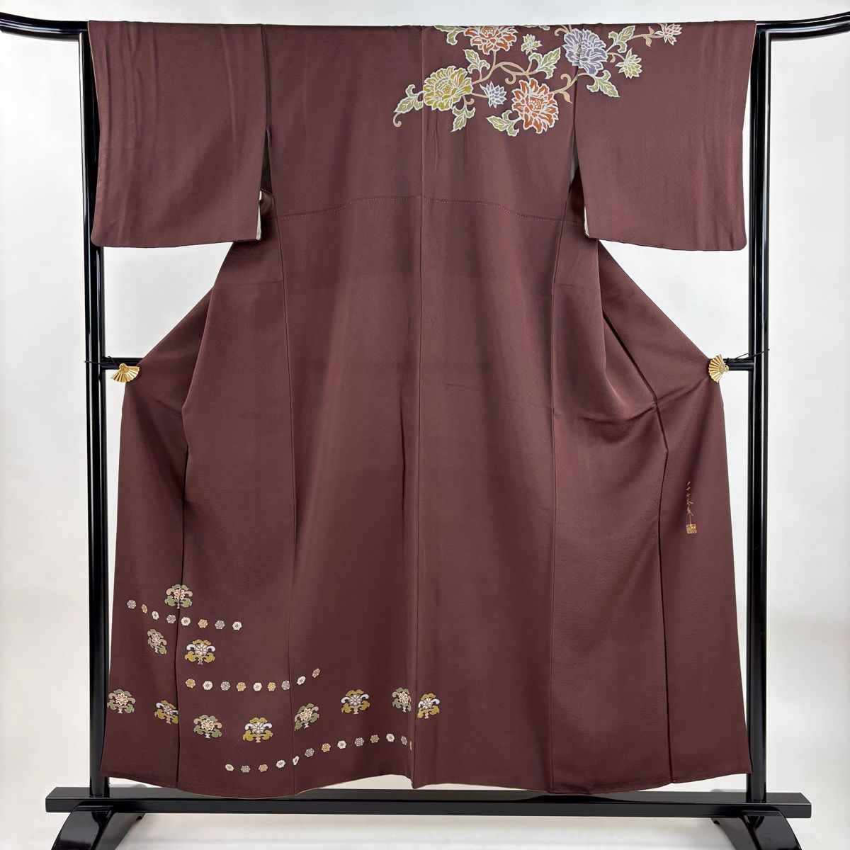 付下げ 身丈156cm 裄丈63.5cm S 袷 千地泰弘 ますいわ屋 落款 花唐草 草花 金彩 小豆色 正絹