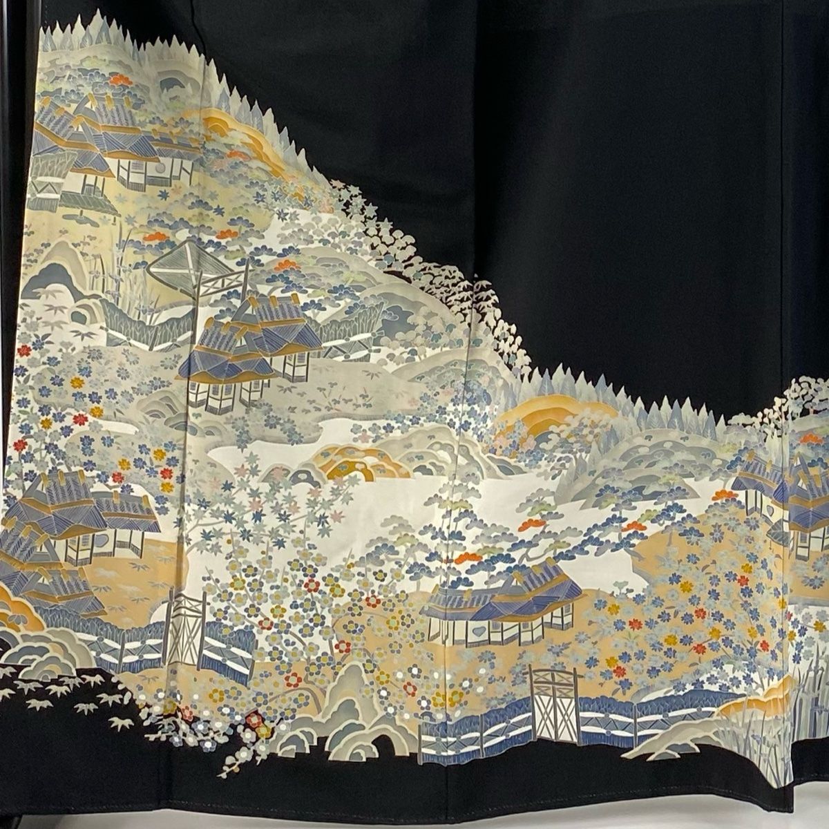 黒留袖 身丈168.5cm 裄丈67cm M 袷 百貫華峰 落款 風景 建物 黒 正絹