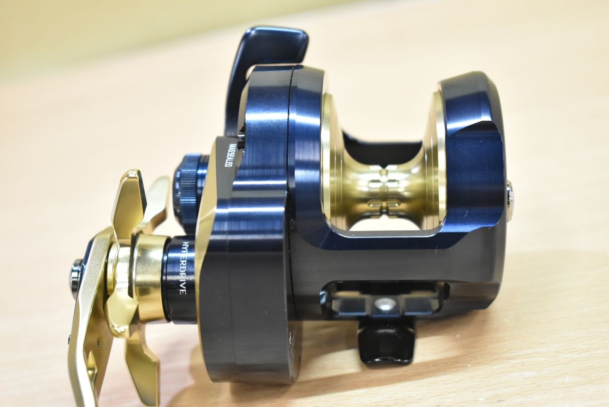 ダイワ 22 ソルティガ 15 A DAIWA SALTIGA 右 ベイトリール 釣り オフショア ジギング ブリ ヒラマサ 等