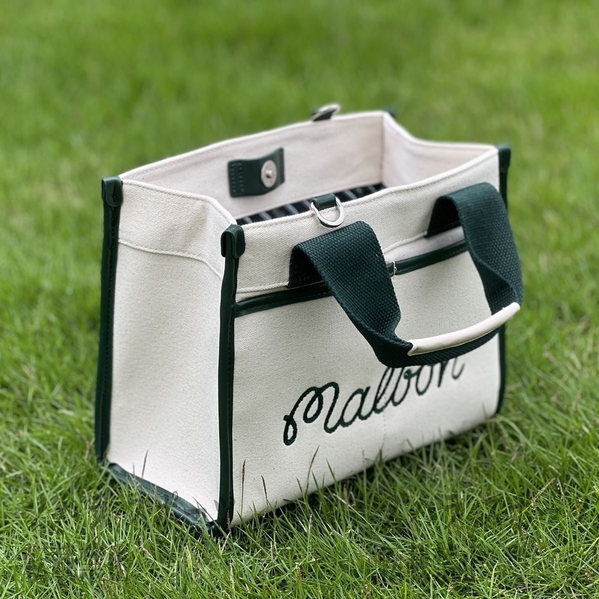 Malbon マルボン ゴルフ カートバック ハンドバッグ 衣類バッグ ホワイト Malbon マルボン ゴルフ カートバック ハンドバッグ 衣類バッグ