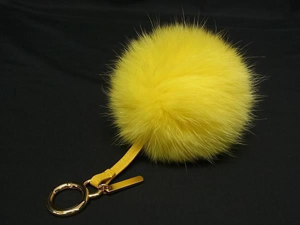 FENDI イエローファーチャーム FENDI イエローファーチャーム FENDI イエローファーチャーム