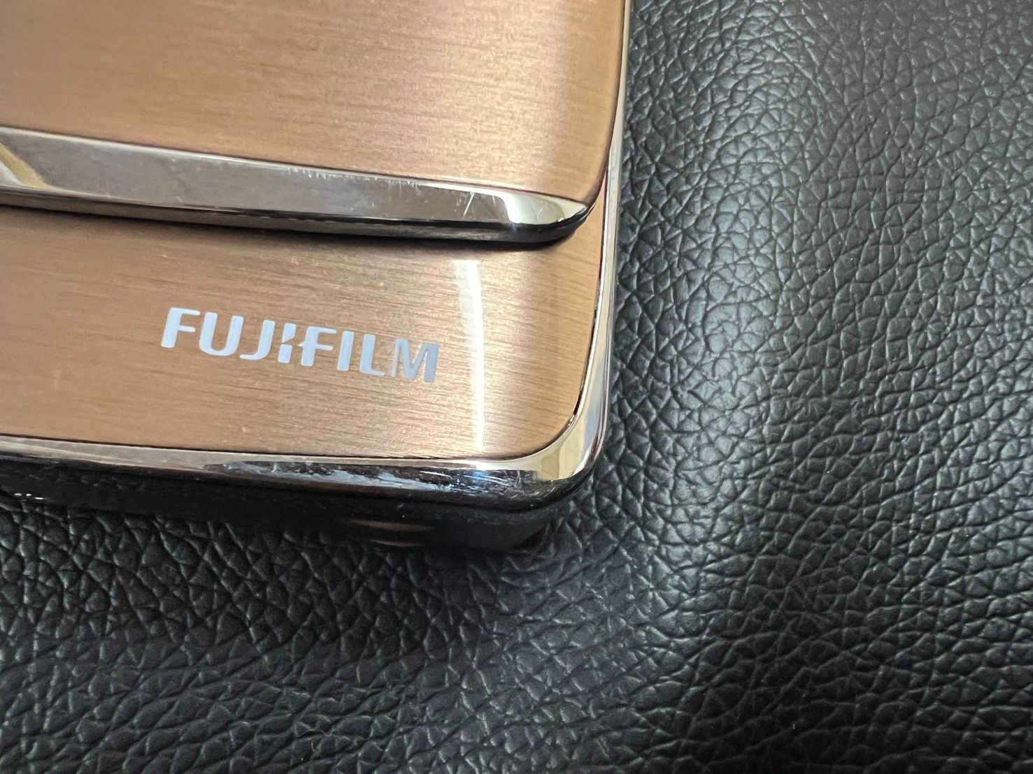 【美品】FUJIFILM FINEPIX Z70 ブロンズ◯ FUJIFILM FinePix Z70 ブロンズ 動作品 12MP 光学5倍 SDHC/720p
