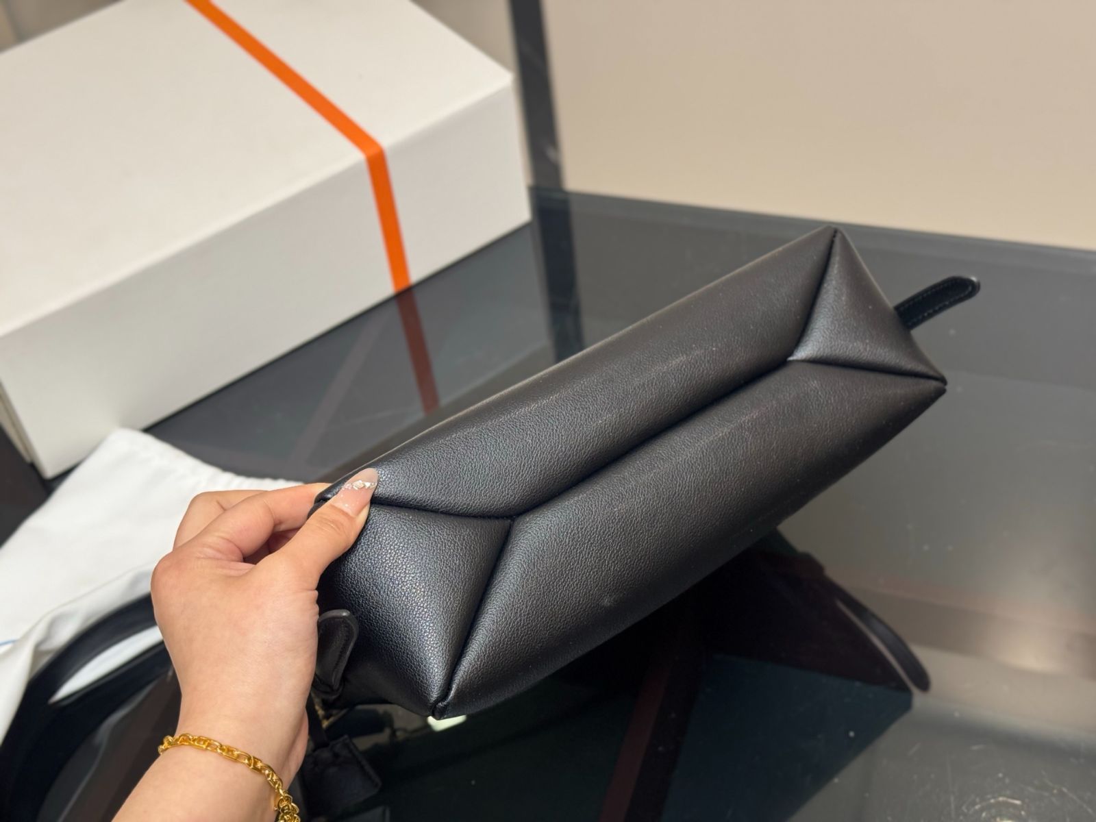 プラダ　ポーチ　アーム　本物 今日特価】Prada プラダ ヴィンテージ ホボ アームポーチ（30