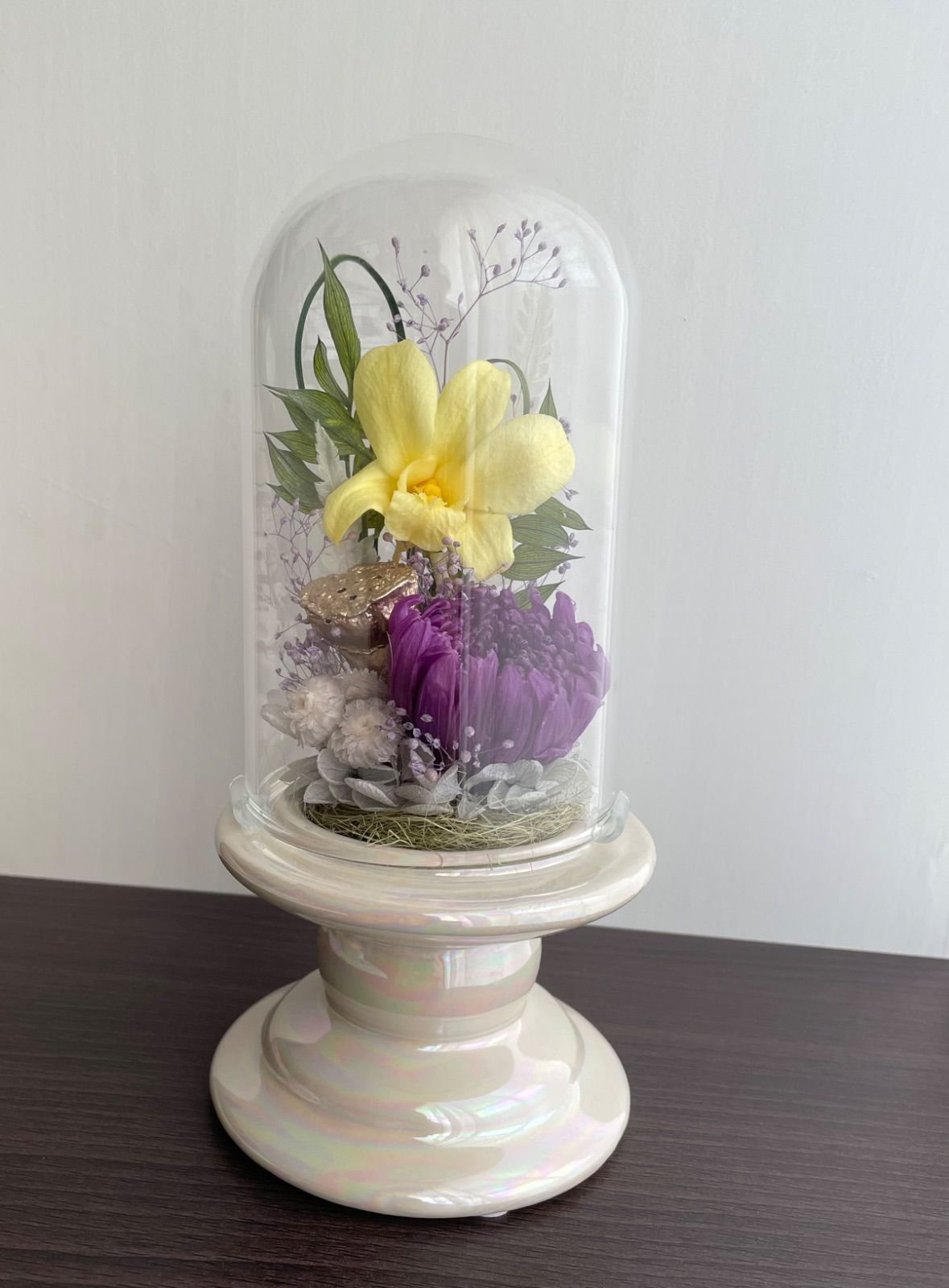 仏花　デンファレと大輪菊　プリザーブドフラワー　ガラスドーム（L）　華やか 楽天市場】豪華Lサイズ ガラスドーム仏花 ドーム仏花 ホワイト