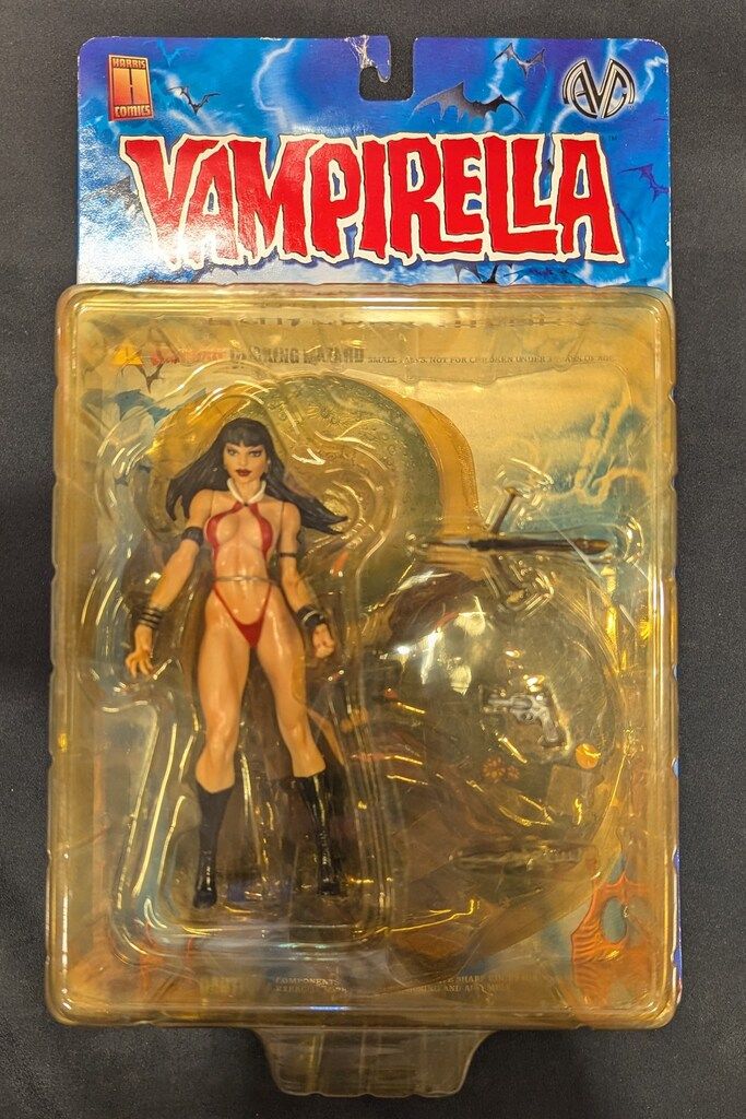 MOORE ACTION COLLECTIBLES ACTION FIGURE VAMPIRELLA (通常版) 6インチ