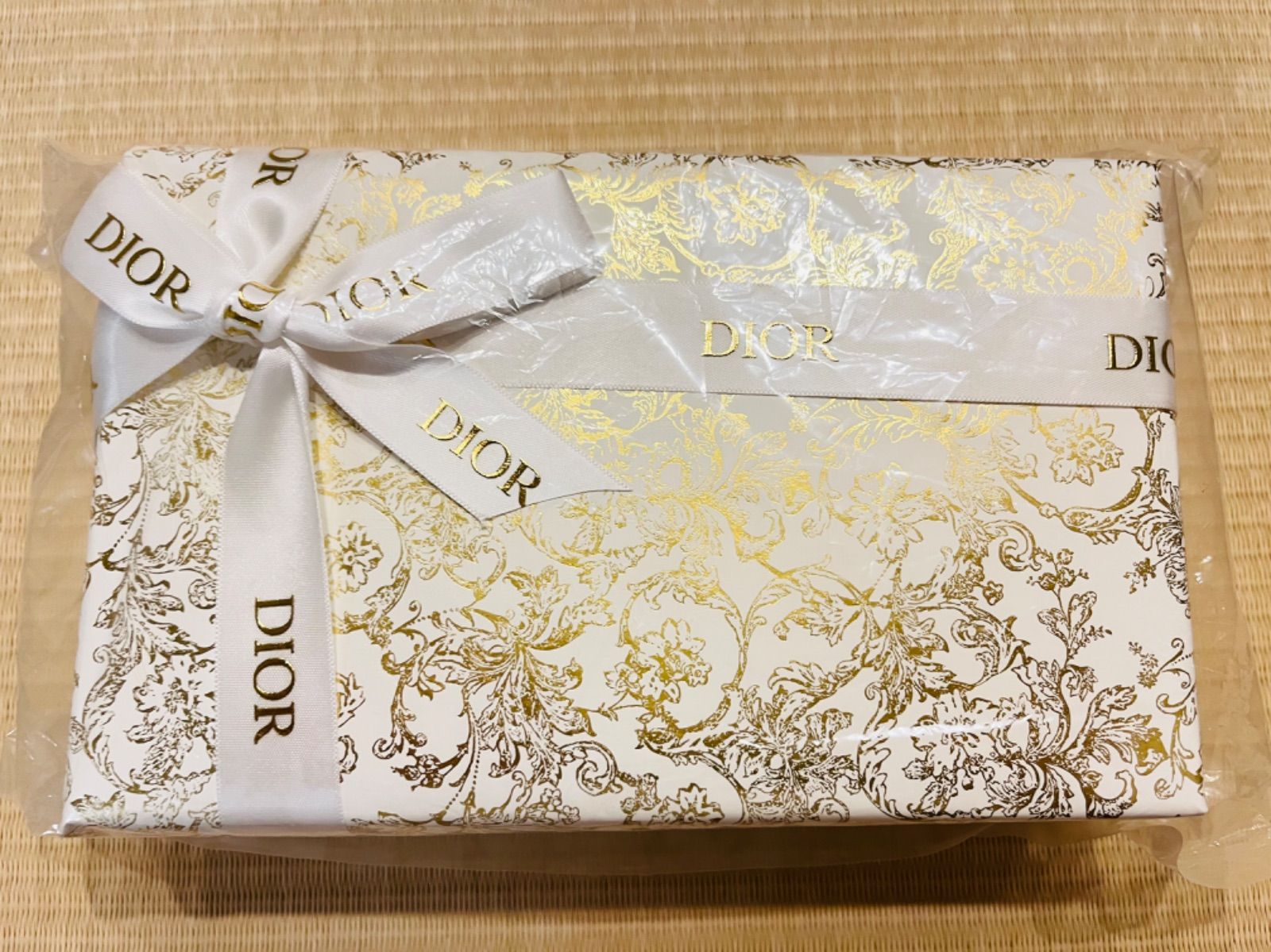 爆買い！】 Diorクリスマスコフレ未開封 箱のまま 口紅 - powertee.com