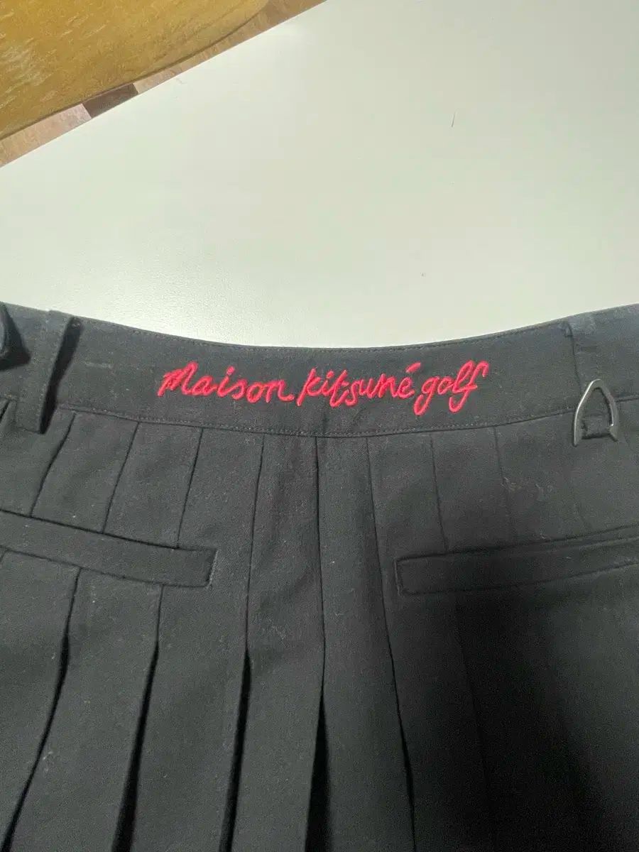 メゾンキツネ ゴルフ プリーツスカート