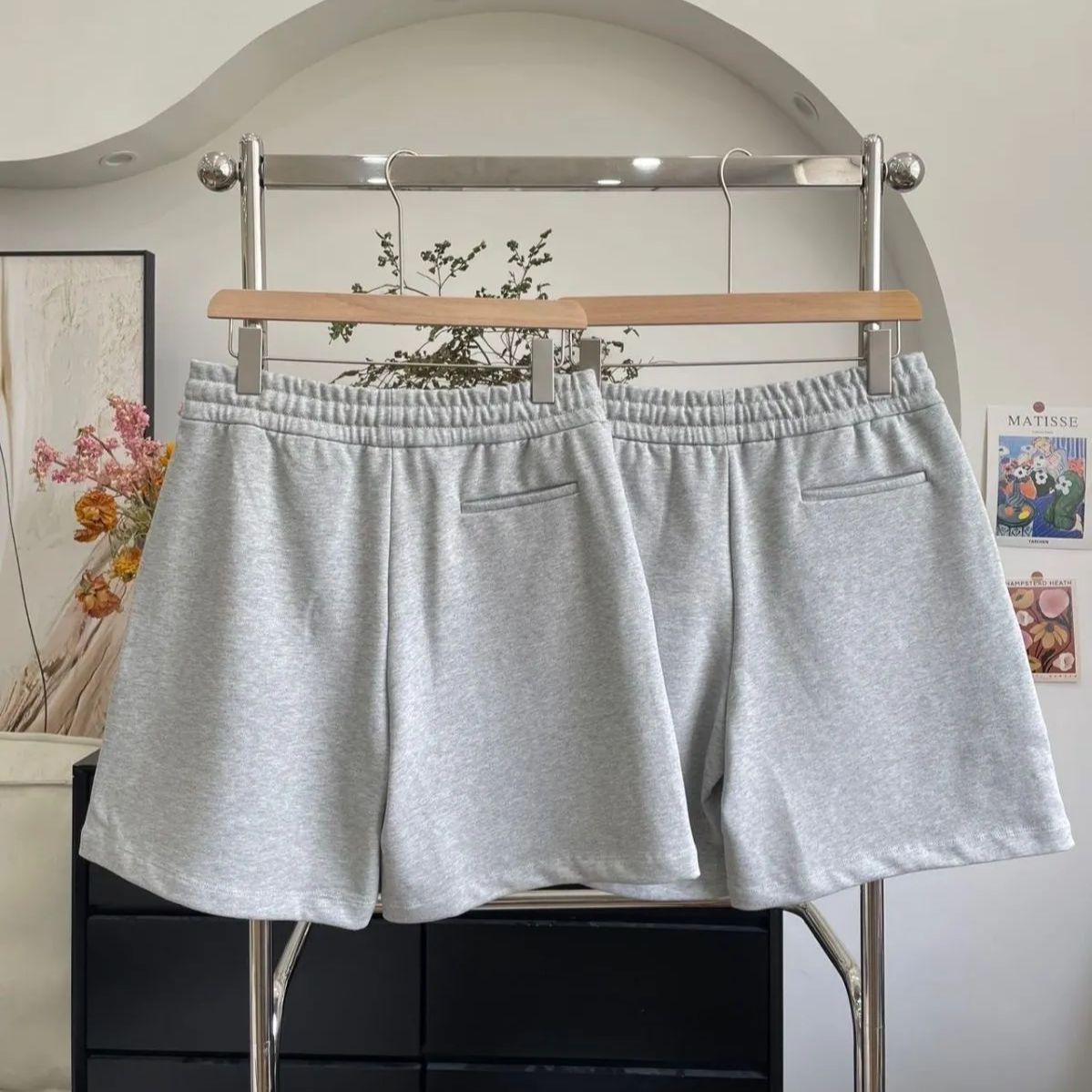 miu グレーショートパンツ