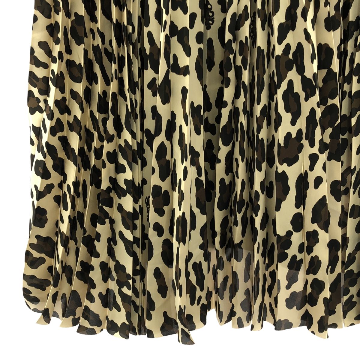 Tシャツ・カットソー Sacai Leopard Print x Cotton Jersey T-Shirt Leopard Print x Cotton Jersey T-Shirt | sacai Official Store