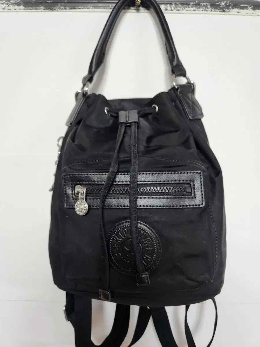 美品】トリーバーチ リュックサック オールレザー 巾着 肩掛け A4可 黒