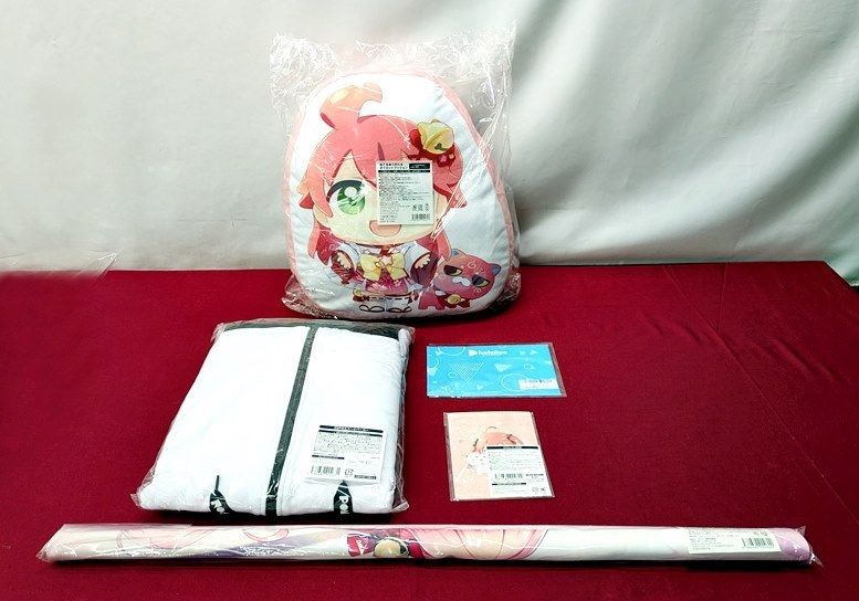 ホロライブ さくらみこ 活動4周年記念フルセット みこだにぇダイカットクッション 35Pのえり~とパーカー 4周年ライブの裏側 B2タペストリー 35Pあんぜん証明書 箔押し複製サイン&メッセージ入りおるだん描き下ろしポストカード 830