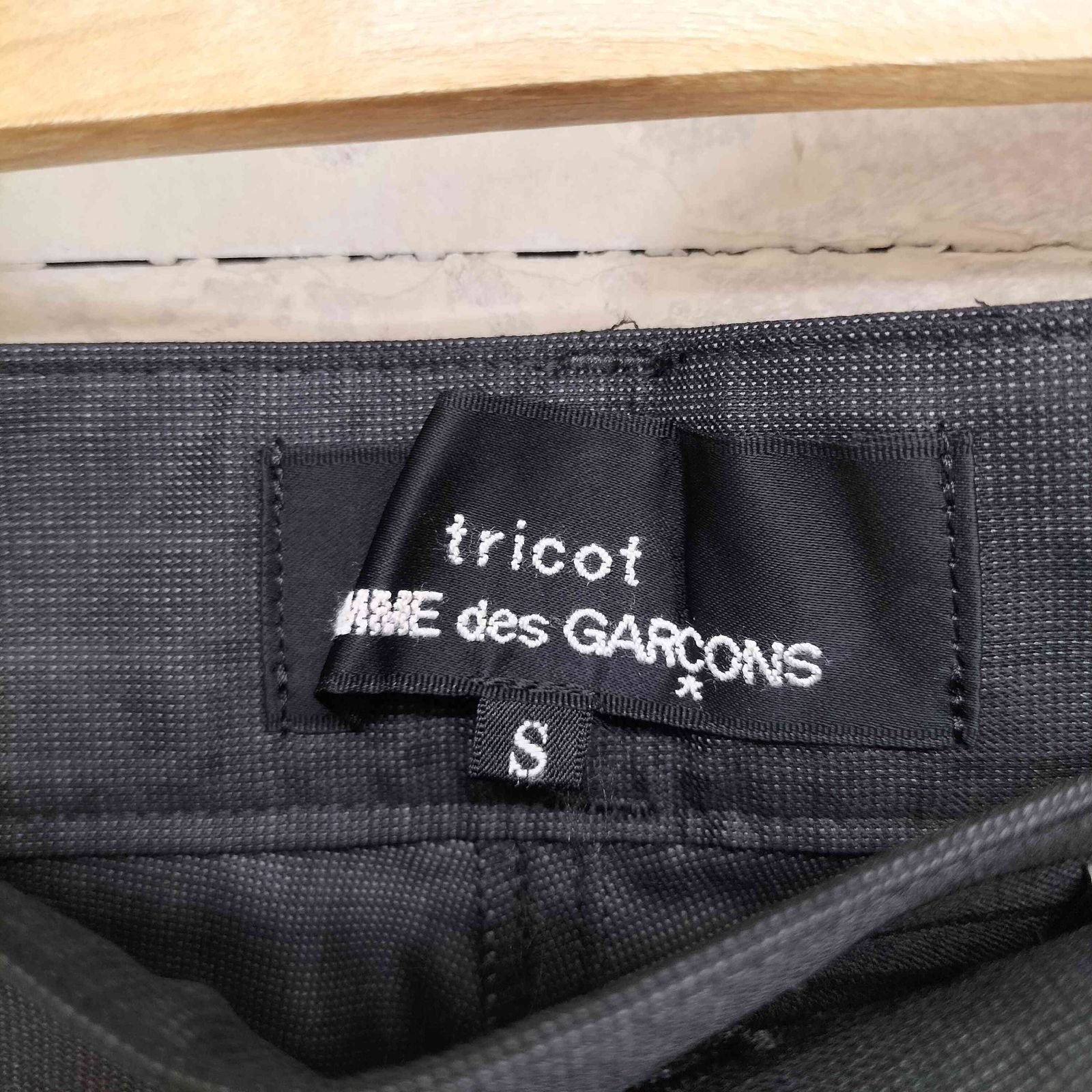 配送商品は通常配送無料。 トリココムデギャルソン tricot COMME des GARCONS AD2020 21SS シャドーストライプ 1タックスラックス レディース S 革新的な