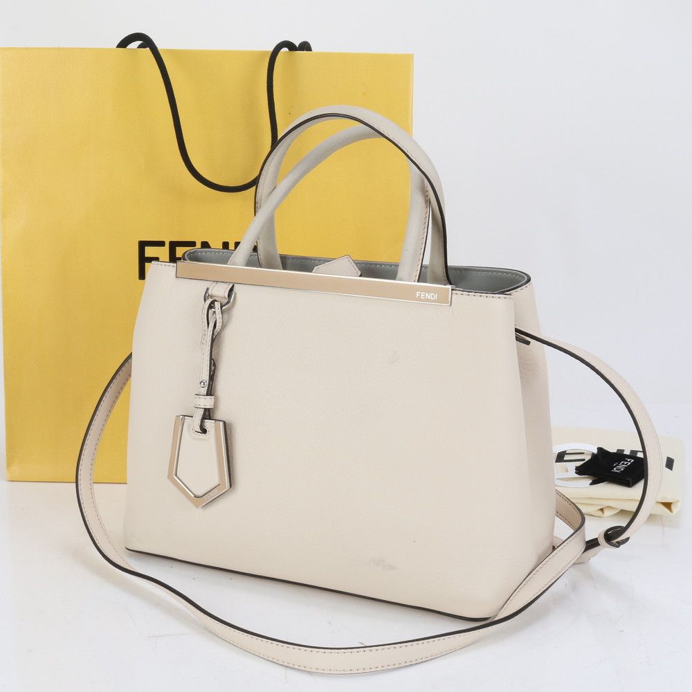 ✨FENDI プチトゥージュール レザー 2wayショルダーバッグ✨ 楽天市場】FENDI フェンディ プチ トゥージュール PETITE 2JOURS