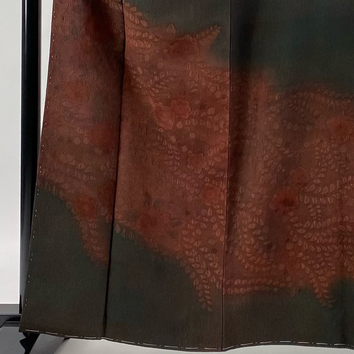 付下げ 身丈160.5cm 裄丈65.5cm M 袷 落款 草花 ぼかし 染め分け 焦茶色 正絹 秀品