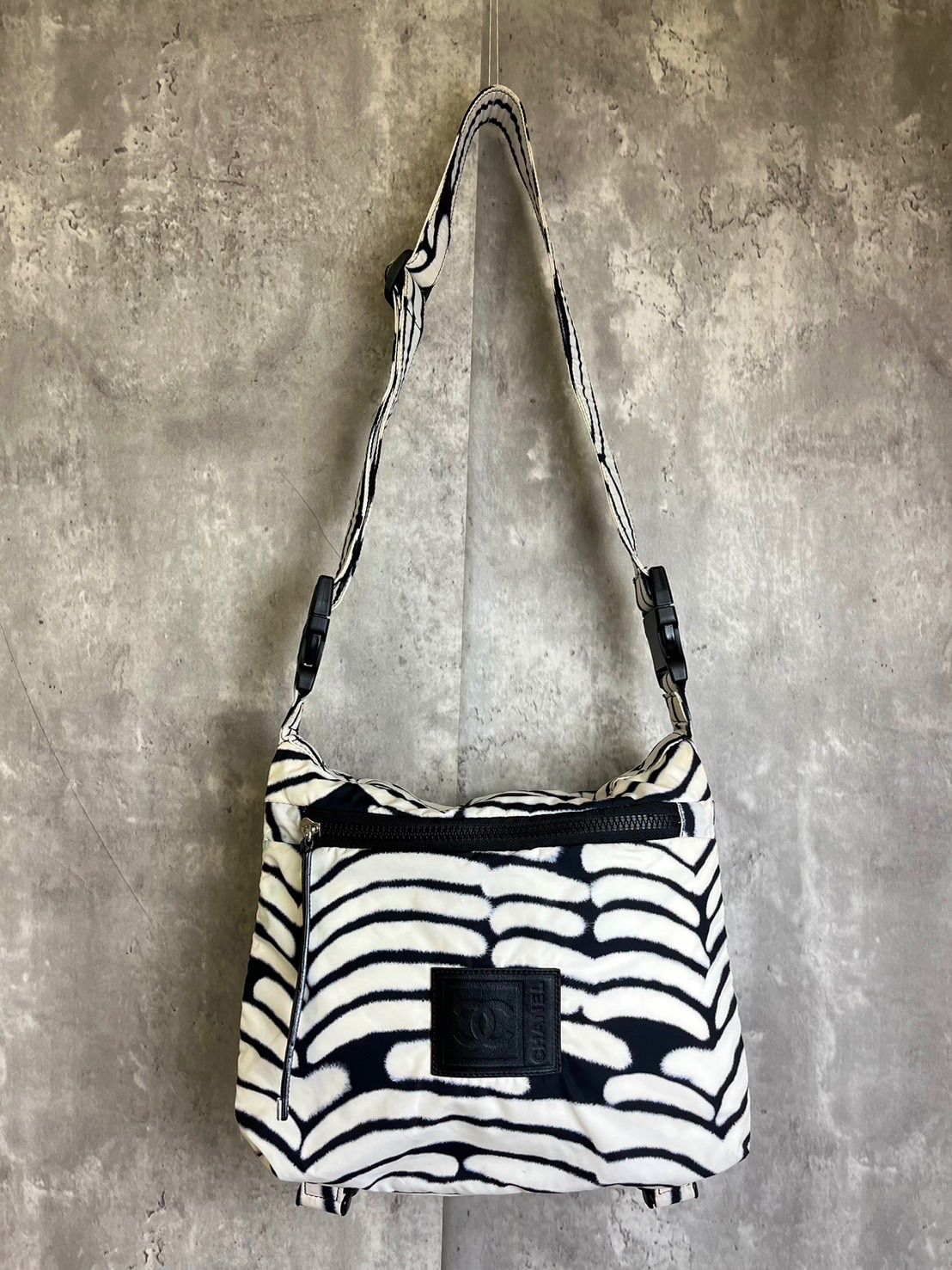 CHANEL ショルダーバッグ ゼブラ柄 良品】 CHANEL シャネル ショルダーバッグ トートバッグ スポーツ