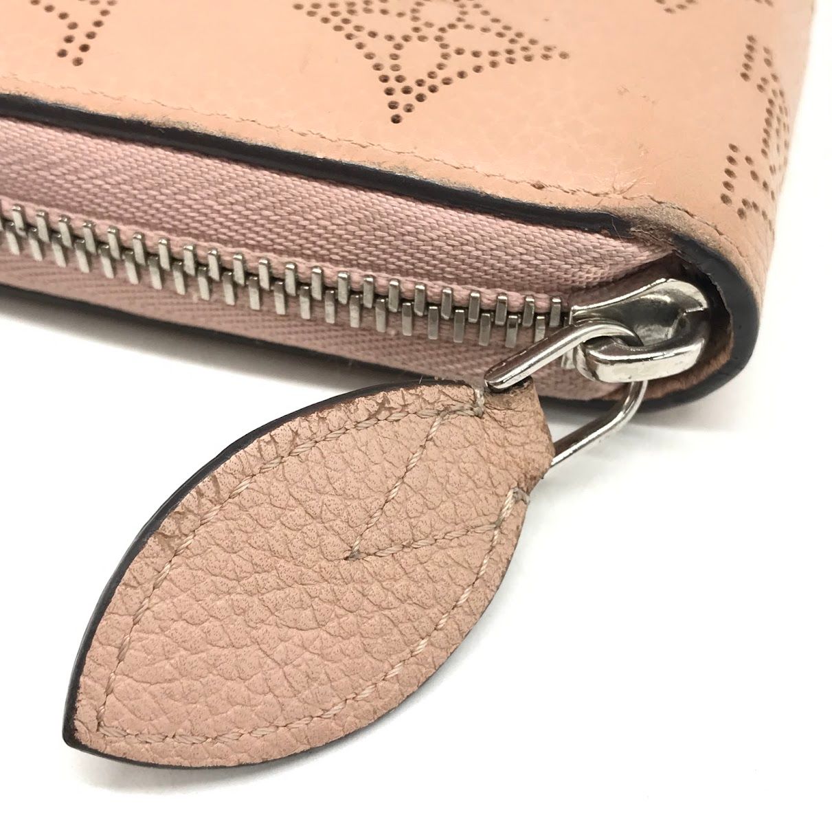 【倉吉店】 中古 LOUIS VUITTON | ルイ・ヴィトン 長財布 マグノリア ジッピーウォレット M61868 マヒナ ピンク 【125】 倉吉店】 中古 LOUIS VUITTON | ルイ・ヴィトン 長財布 マグノリア
