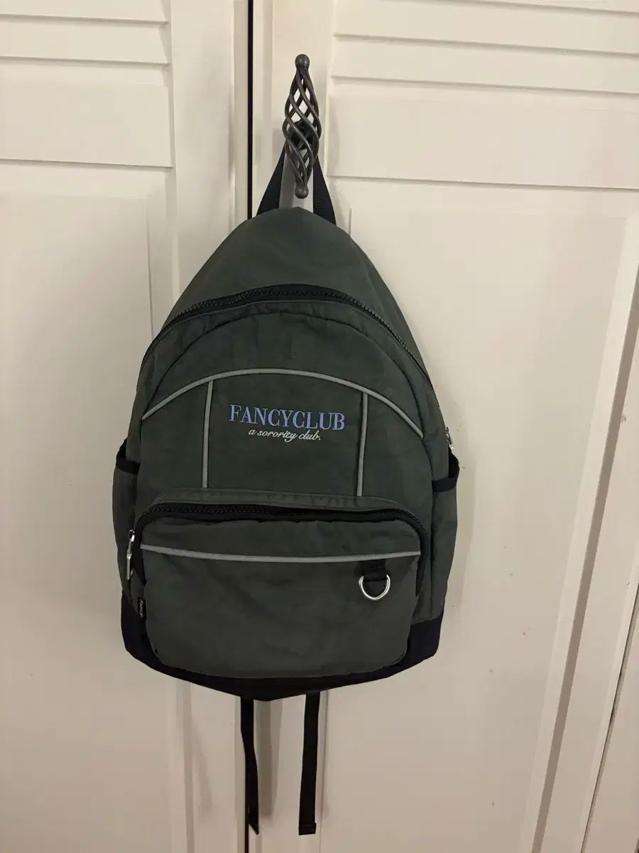 ファンシークラブ ESSENTIALS(エッセンシャルズ) スポーティー