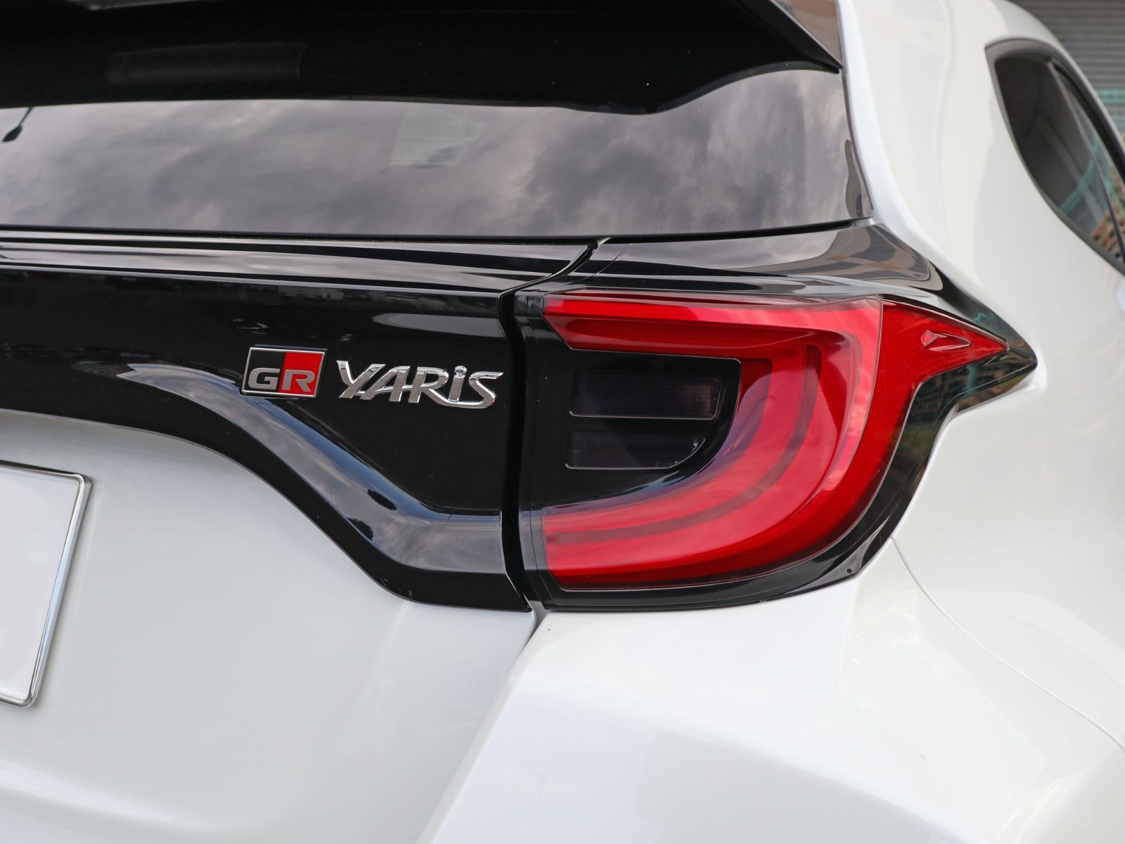 Tint+カット済み GRヤリス 前期 テールランプ スモークフィルム(Type2：LEDテール用) GXPA16/MXPA12 yaris mxpa12 gxpa16 gr