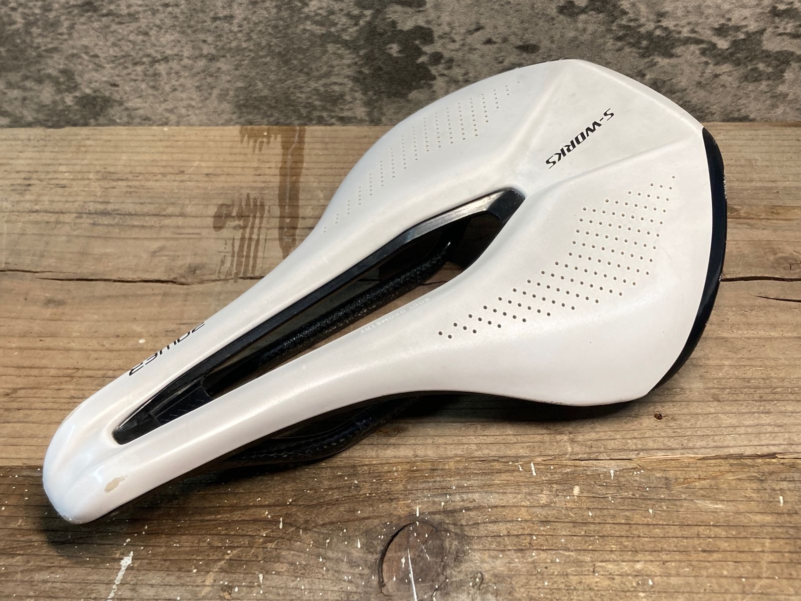 S-Works サドル 143mm ホワイト カーボン スペシャライズド S-Works サドル 143mm ホワイト カーボン スペシャライズド 【公式通販】