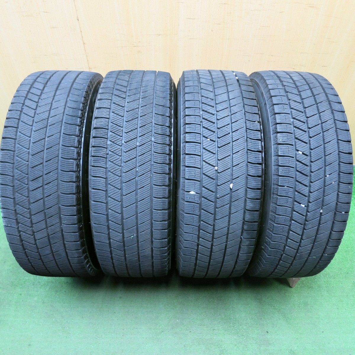 バリ溝！19年！キレイ！7分以上★スタッドレス 215/60R16 ✨最安値 バリ溝！21年！キレイ！9.5分☆スタッドレス 205/60R16