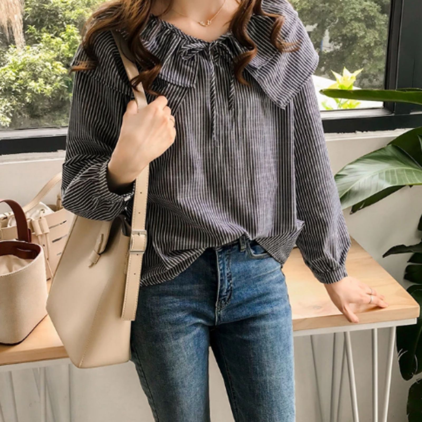 メルカリshops ストライプブラウス 襟フリル リボン 可愛い オルチャン 韓国 メルカリshops ストライプブラウス 襟フリル リボン 可愛い オルチャン 韓国