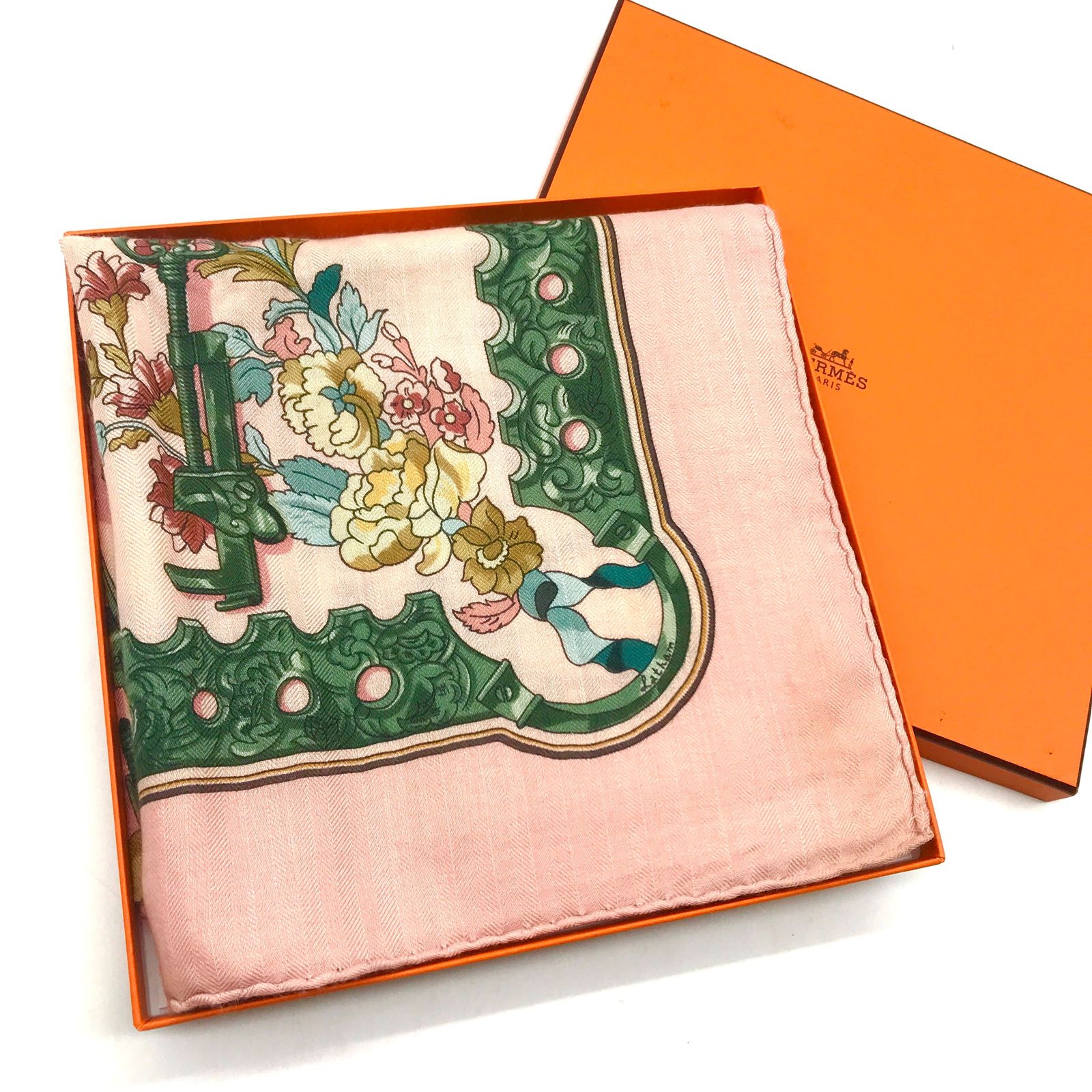 美品 HERMES エルメス COPEAUX カシミヤ カレ90 大判 スカーフ ピンク系 k872 HERMES エルメス COPEAUX カシミヤ カレ90 大判 スカーフ ピンク系 美