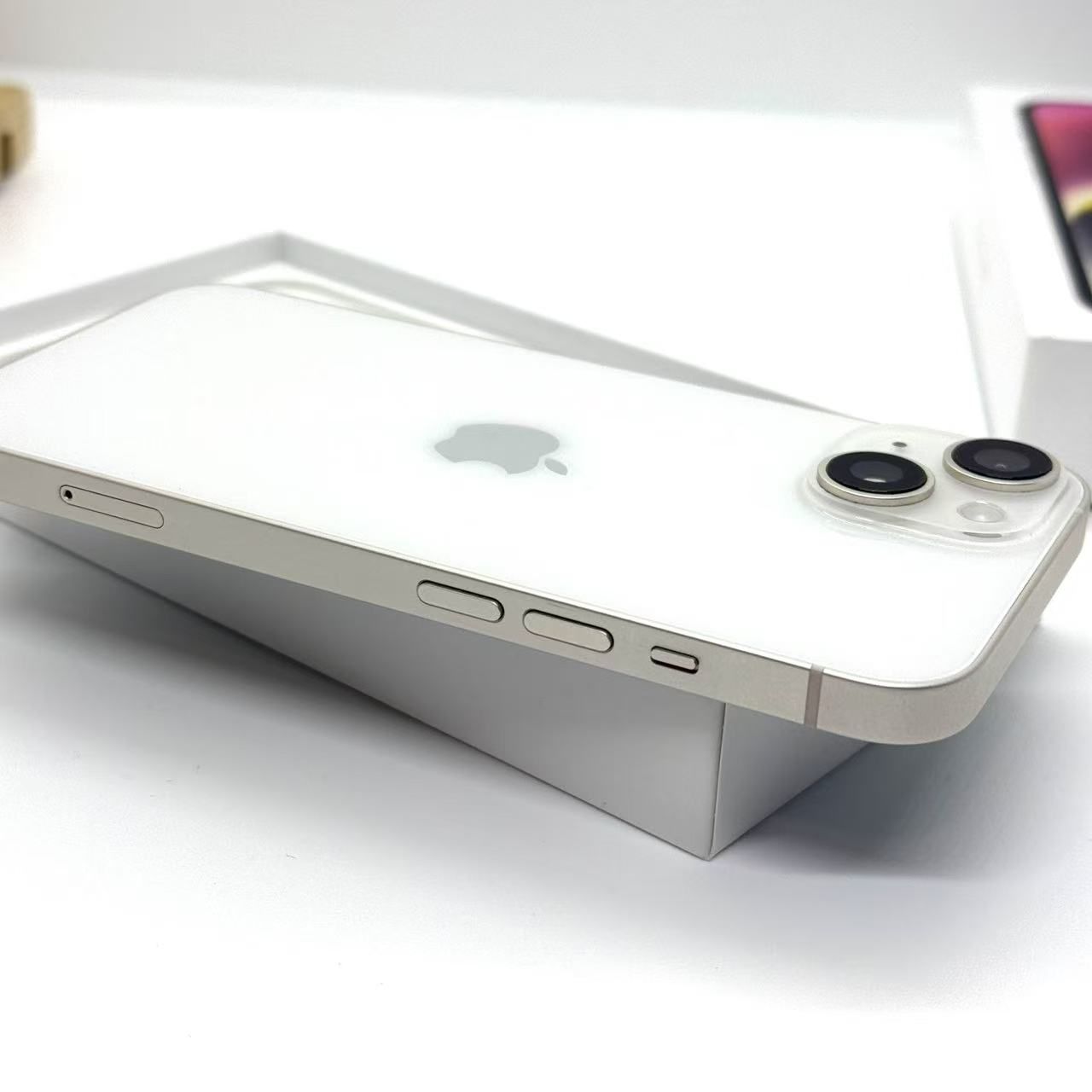 整備済み品 〔中古品〕 iPhone14 128GB スターライト MPUQ3J／A SIM