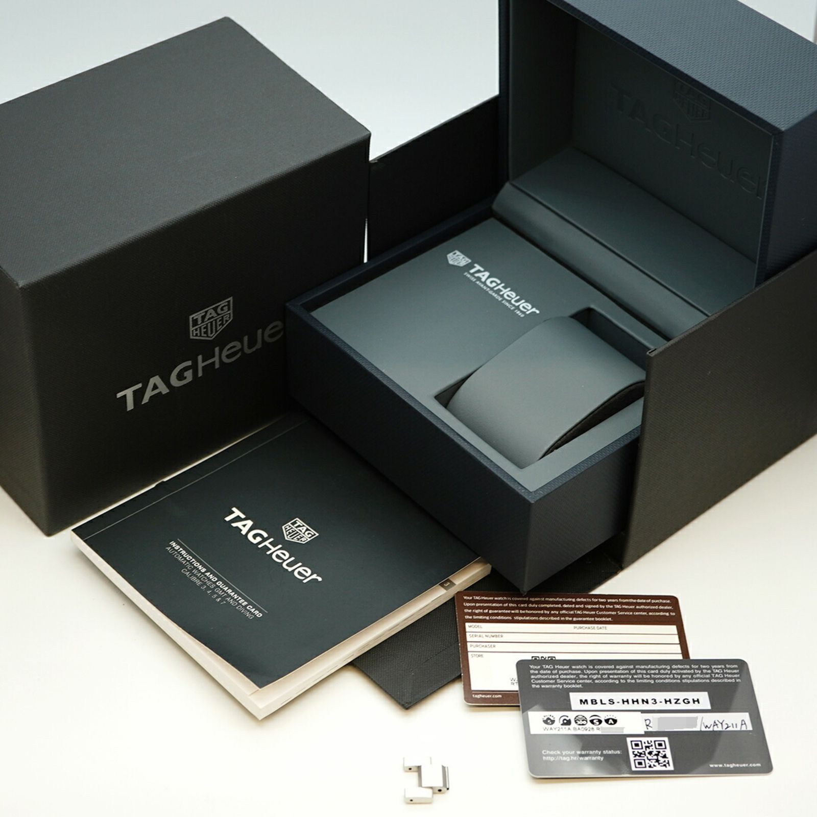 タグホイヤー アクアレーサー WAY 211 A 黒文字盤腕時計 メンズ