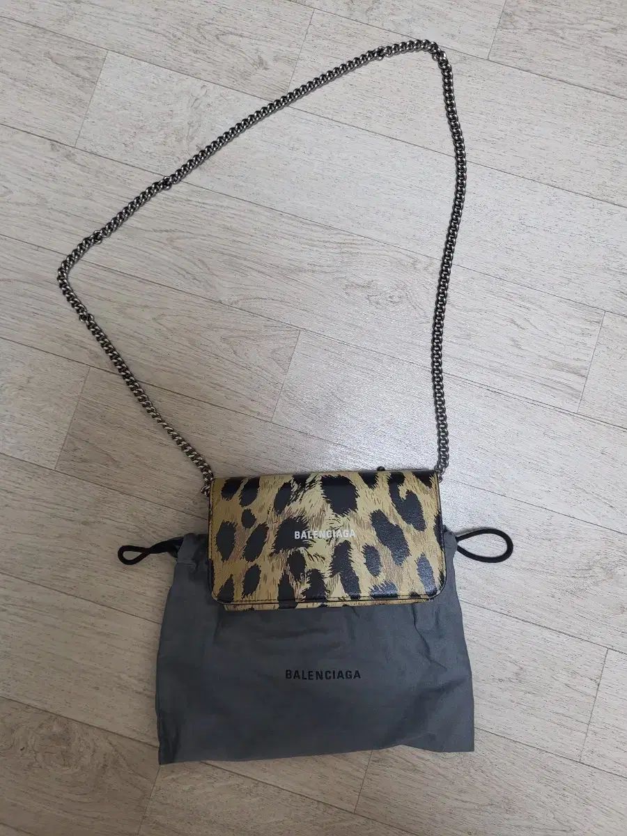 BALENCIAGA バレンシアガ