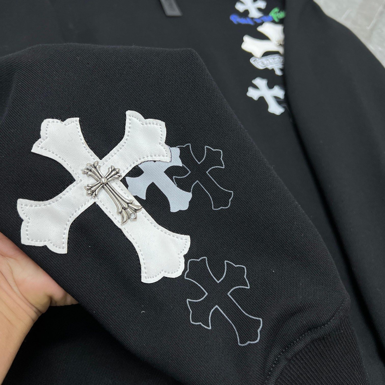 在庫少◆送料込【Chrome Hearts】クロス スウェットシャツ white ホワイト（白）系 CHROME HEARTS(クロムハーツ) スウェット