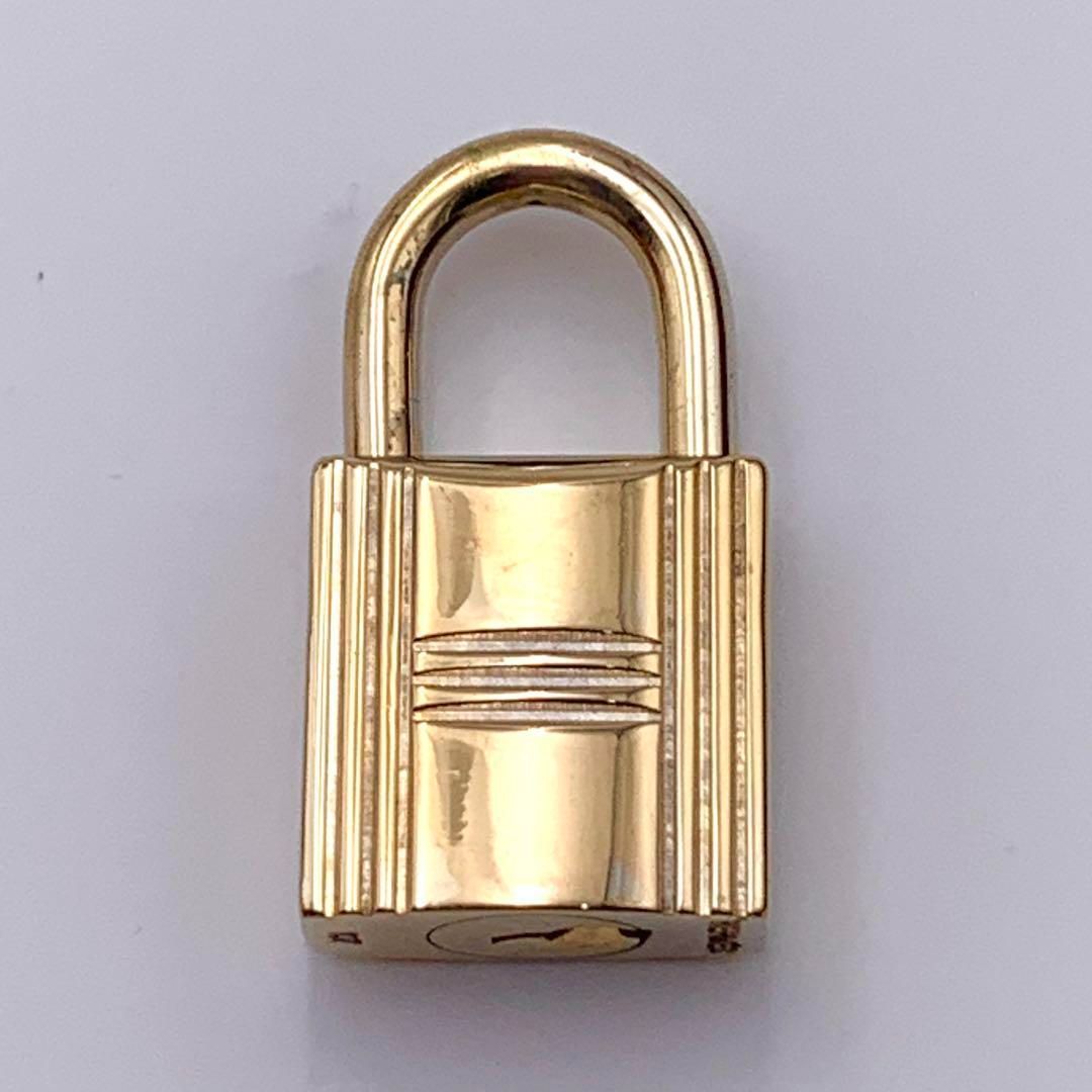 ★HERMES エルメス カデナ　24Kメッキ　No.107　107番　鍵付き HERMES エルメス カデナ 24Kメッキ No.107 107番 鍵付き - メルカリ