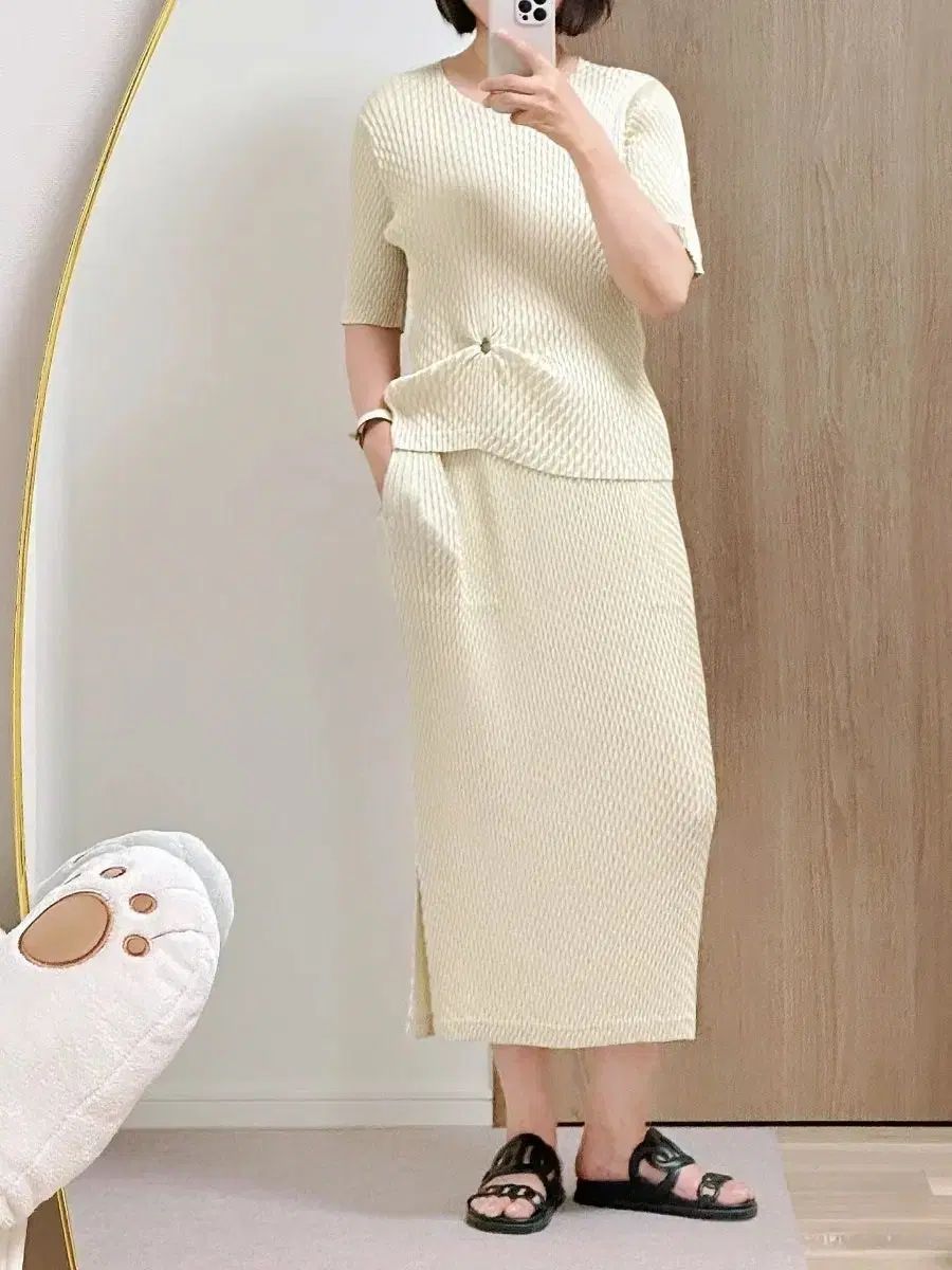 ISSEY MIYAKE イッセイミヤケ SLEEK なめらかな スリック セットアップ クリーム PLEATS PLEASE プリーツプリーズ