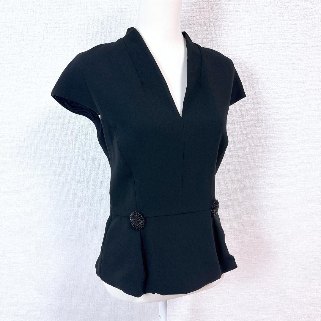 エスカーダ Vネック半袖ブラウス