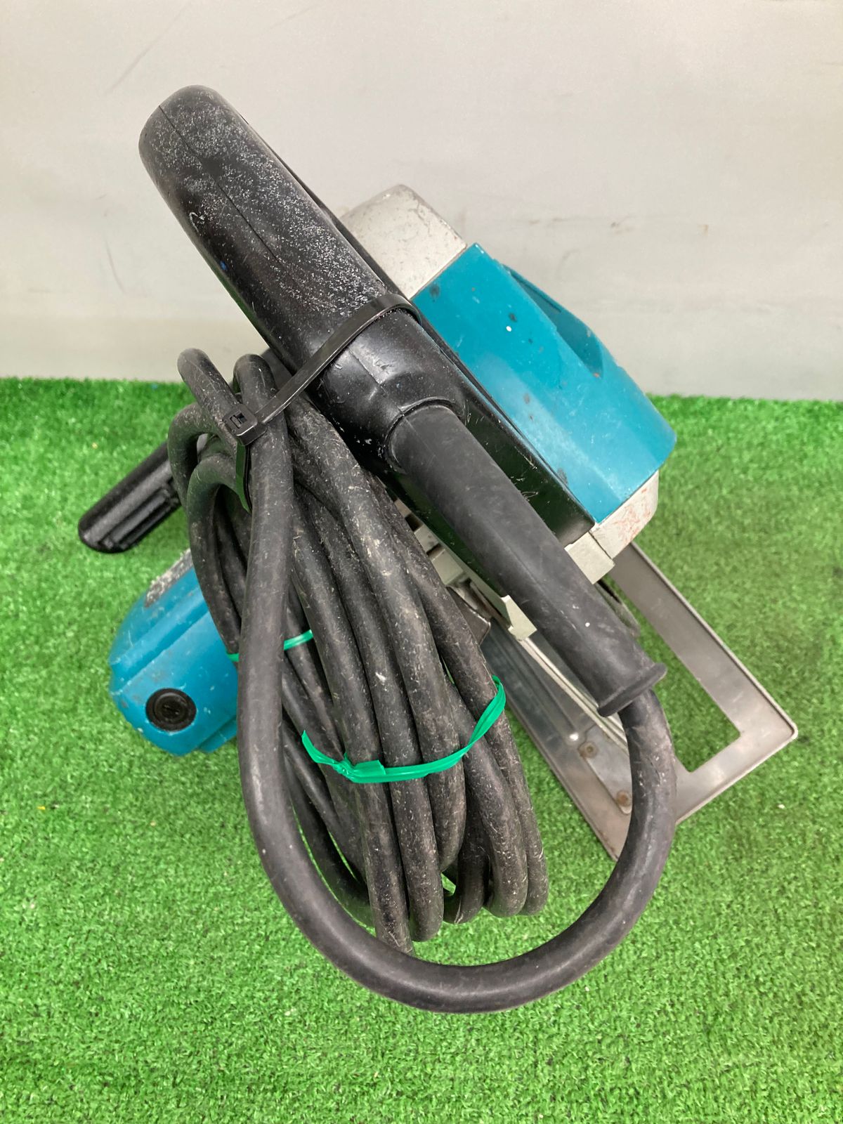 中古品】【0921】☆makita(マキタ) 185㎜チップソーカッタ 4130N